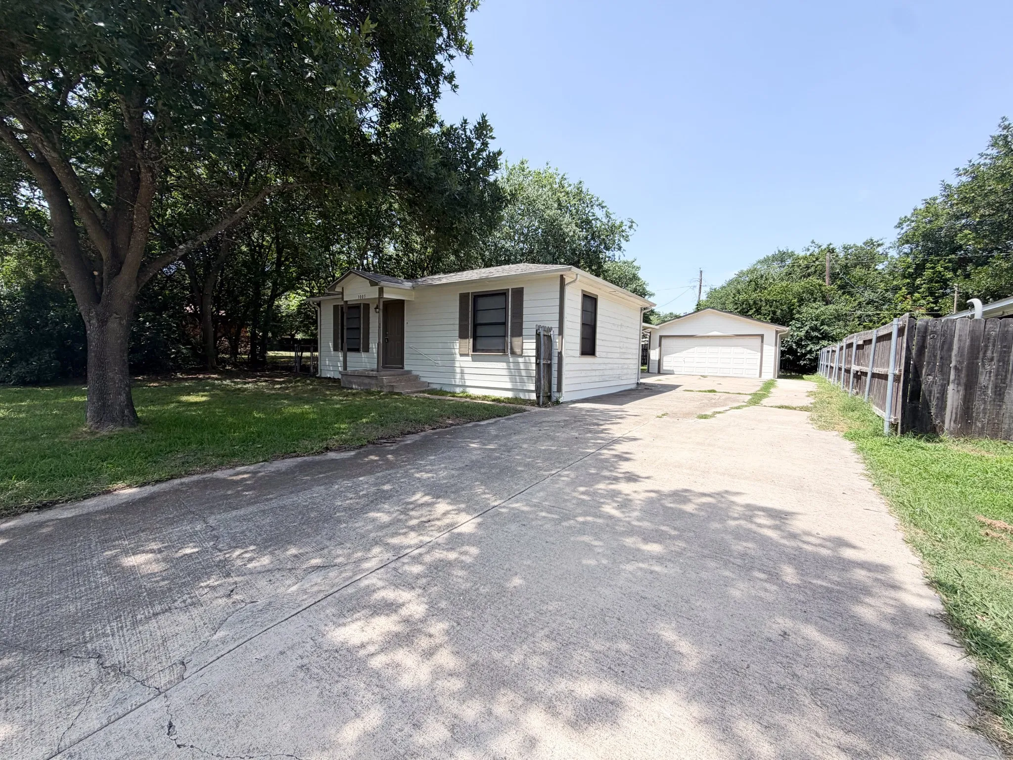 Single Family Residence For Rent