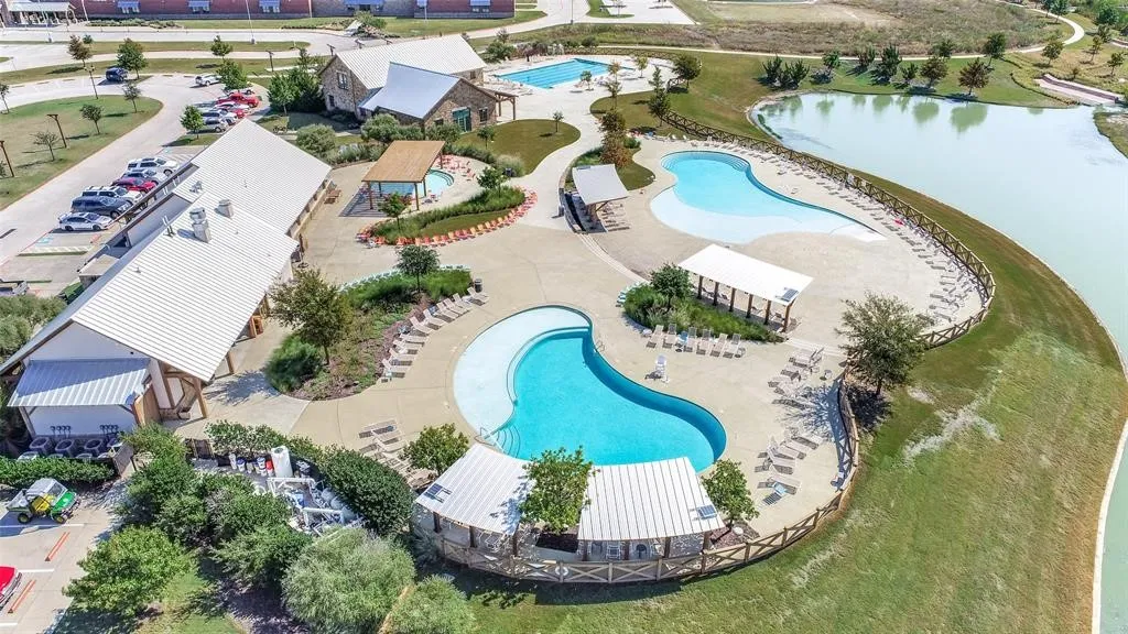 Single Family Residence For Rent in Collin County , 4031 Heatherton Drive, Celina, Texas 75009, 4 Bedroom, 4 Bathroom, 3 Garage spaces, 3,721 Sqft, built in 2017, mls#21322296, Real Estate Agent in Celina, Homes For Rent in Collin county, Homes For Rent in Celina, Realtor in Celina Texas, Real Estate Brokerage Independent Realty Texas, Luminita Cordes Realtor