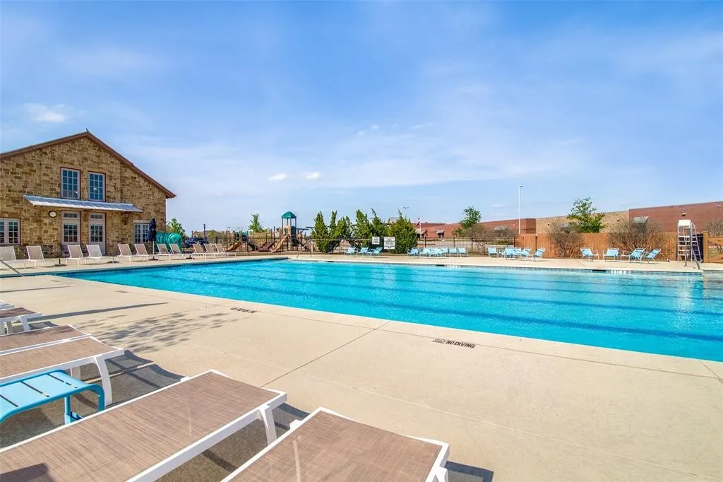 Single Family Residence For Rent in Collin County , 4031 Heatherton Drive, Celina, Texas 75009, 4 Bedroom, 4 Bathroom, 3 Garage spaces, 3,721 Sqft, built in 2017, mls#21322296, Real Estate Agent in Celina, Homes For Rent in Collin county, Homes For Rent in Celina, Realtor in Celina Texas, Real Estate Brokerage Independent Realty Texas, Luminita Cordes Realtor