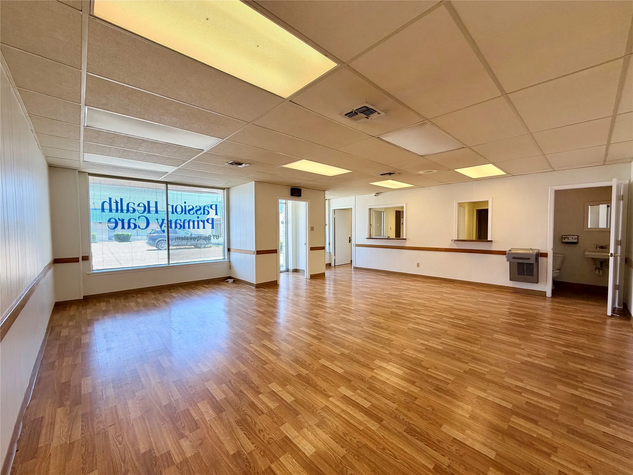 Office For Rent in Henderson County , 606 S SEVEN POINTS Boulevard 7, Seven Points, Texas 75143, 0, 0, Garage spaces, 0 Sqft, built in 0, mls#21322377, Real Estate Agent in Seven Points, Homes For Rent in Henderson county, Homes For Rent in Seven Points, Realtor in Seven Points Texas, Real Estate Brokerage Independent Realty Texas, Luminita Cordes Realtor