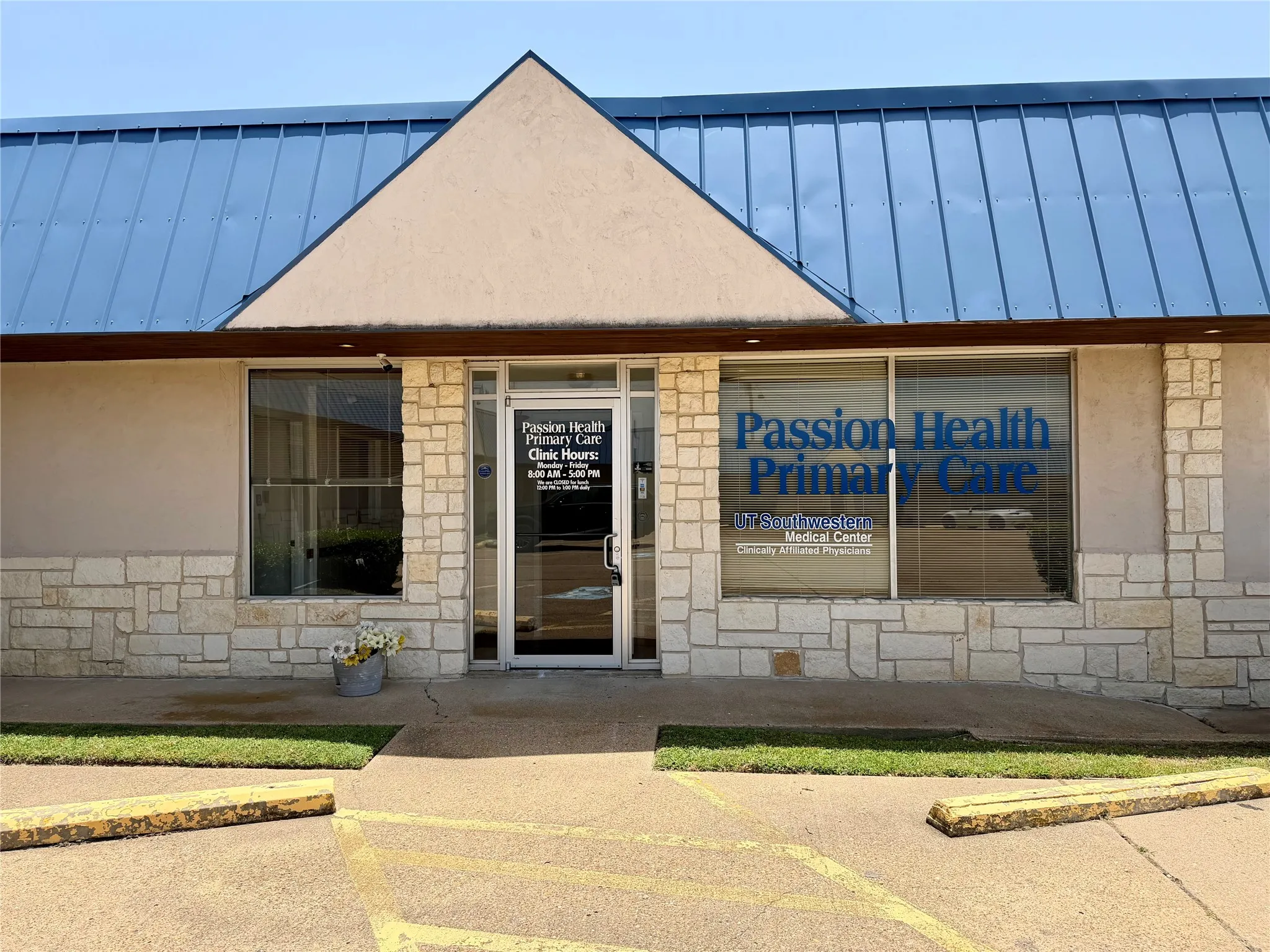Office For Rent in Henderson County , 606 S SEVEN POINTS Boulevard 7, Seven Points, Texas 75143, 0, 0, Garage spaces, 0 Sqft, built in 0, mls#21322377, Real Estate Agent in Seven Points, Homes For Rent in Henderson county, Homes For Rent in Seven Points, Realtor in Seven Points Texas, Real Estate Brokerage Independent Realty Texas, Luminita Cordes Realtor
