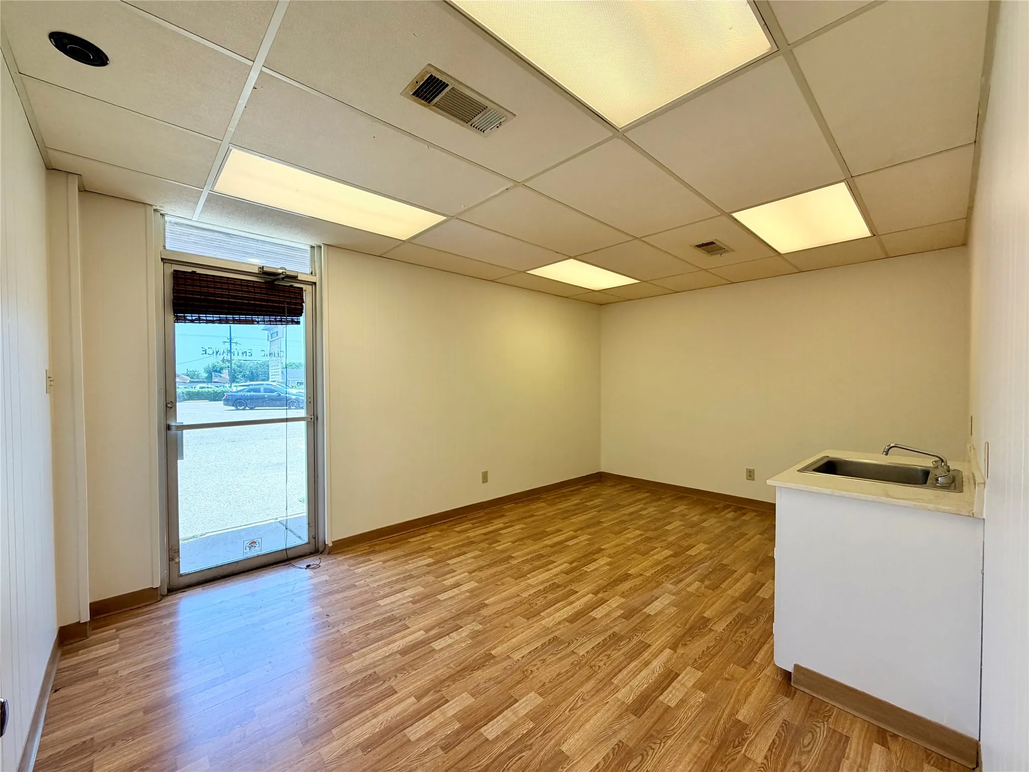 Office For Rent in Henderson County , 606 S SEVEN POINTS Boulevard 7, Seven Points, Texas 75143, 0, 0, Garage spaces, 0 Sqft, built in 0, mls#21322377, Real Estate Agent in Seven Points, Homes For Rent in Henderson county, Homes For Rent in Seven Points, Realtor in Seven Points Texas, Real Estate Brokerage Independent Realty Texas, Luminita Cordes Realtor