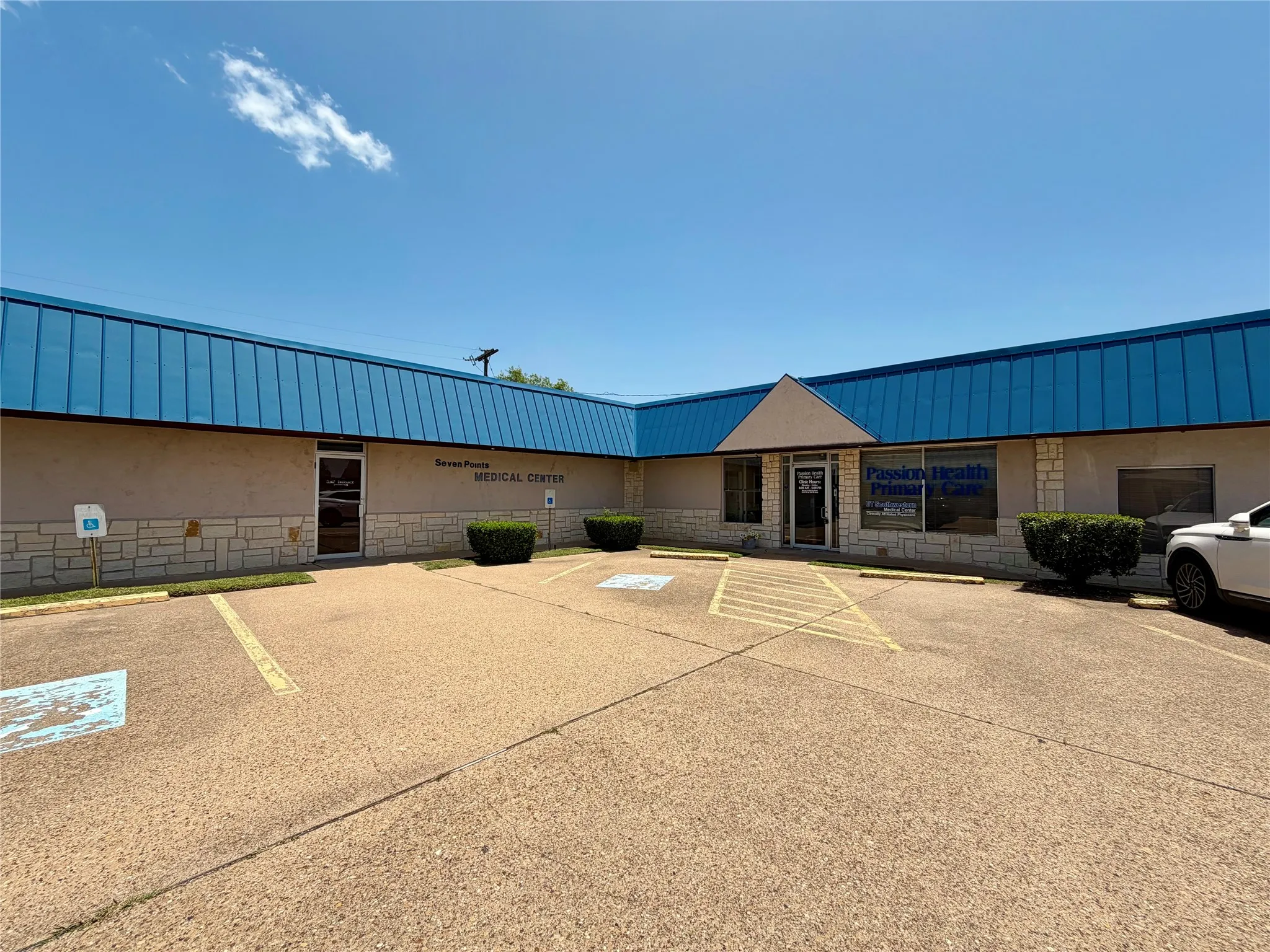 Office For Rent in Henderson County , 606 S SEVEN POINTS Boulevard 7, Seven Points, Texas 75143, 0, 0, Garage spaces, 0 Sqft, built in 0, mls#21322377, Real Estate Agent in Seven Points, Homes For Rent in Henderson county, Homes For Rent in Seven Points, Realtor in Seven Points Texas, Real Estate Brokerage Independent Realty Texas, Luminita Cordes Realtor