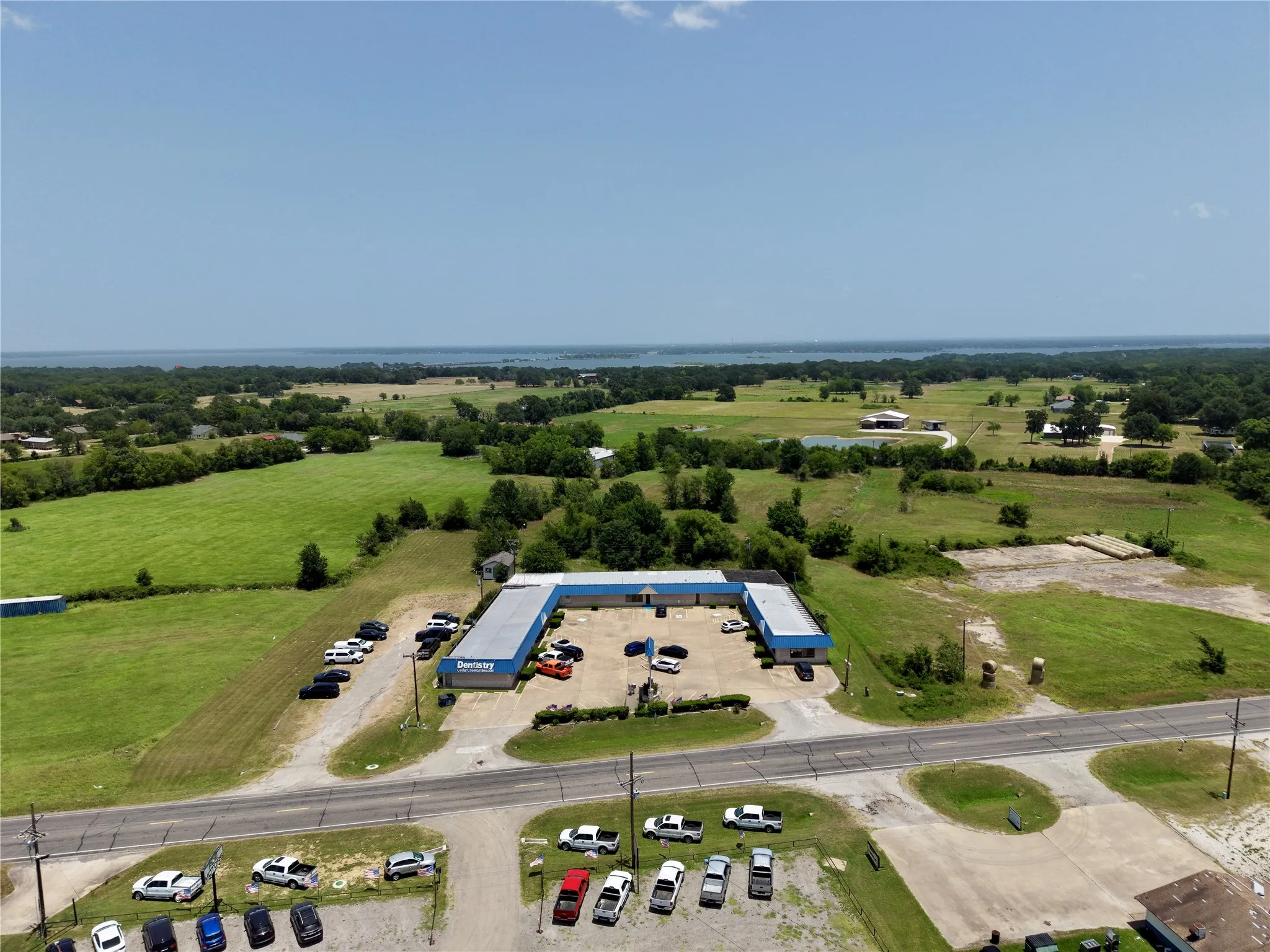 Office For Rent in Henderson County , 606 S SEVEN POINTS Boulevard 7, Seven Points, Texas 75143, 0, 0, Garage spaces, 0 Sqft, built in 0, mls#21322377, Real Estate Agent in Seven Points, Homes For Rent in Henderson county, Homes For Rent in Seven Points, Realtor in Seven Points Texas, Real Estate Brokerage Independent Realty Texas, Luminita Cordes Realtor
