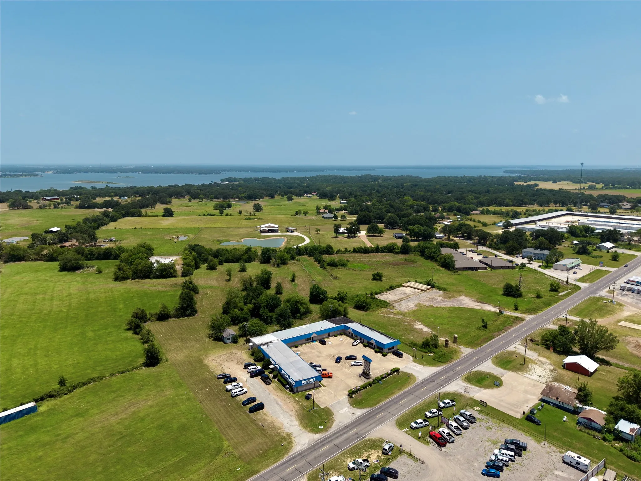 Office For Rent in Henderson County , 606 S SEVEN POINTS Boulevard 7, Seven Points, Texas 75143, 0, 0, Garage spaces, 0 Sqft, built in 0, mls#21322377, Real Estate Agent in Seven Points, Homes For Rent in Henderson county, Homes For Rent in Seven Points, Realtor in Seven Points Texas, Real Estate Brokerage Independent Realty Texas, Luminita Cordes Realtor