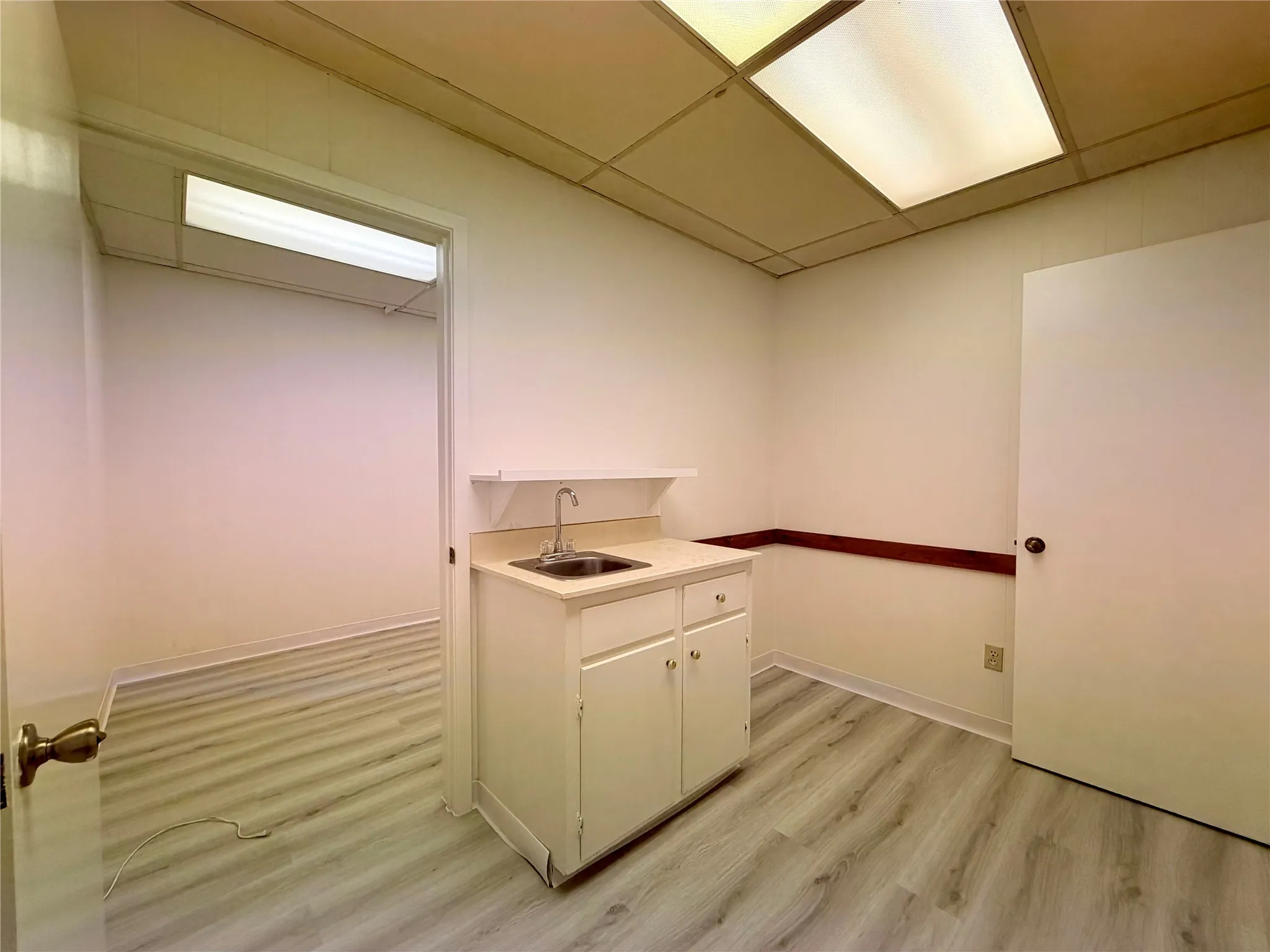 Office For Rent in Henderson County , 606 S SEVEN POINTS Boulevard 7, Seven Points, Texas 75143, 0, 0, Garage spaces, 0 Sqft, built in 0, mls#21322377, Real Estate Agent in Seven Points, Homes For Rent in Henderson county, Homes For Rent in Seven Points, Realtor in Seven Points Texas, Real Estate Brokerage Independent Realty Texas, Luminita Cordes Realtor