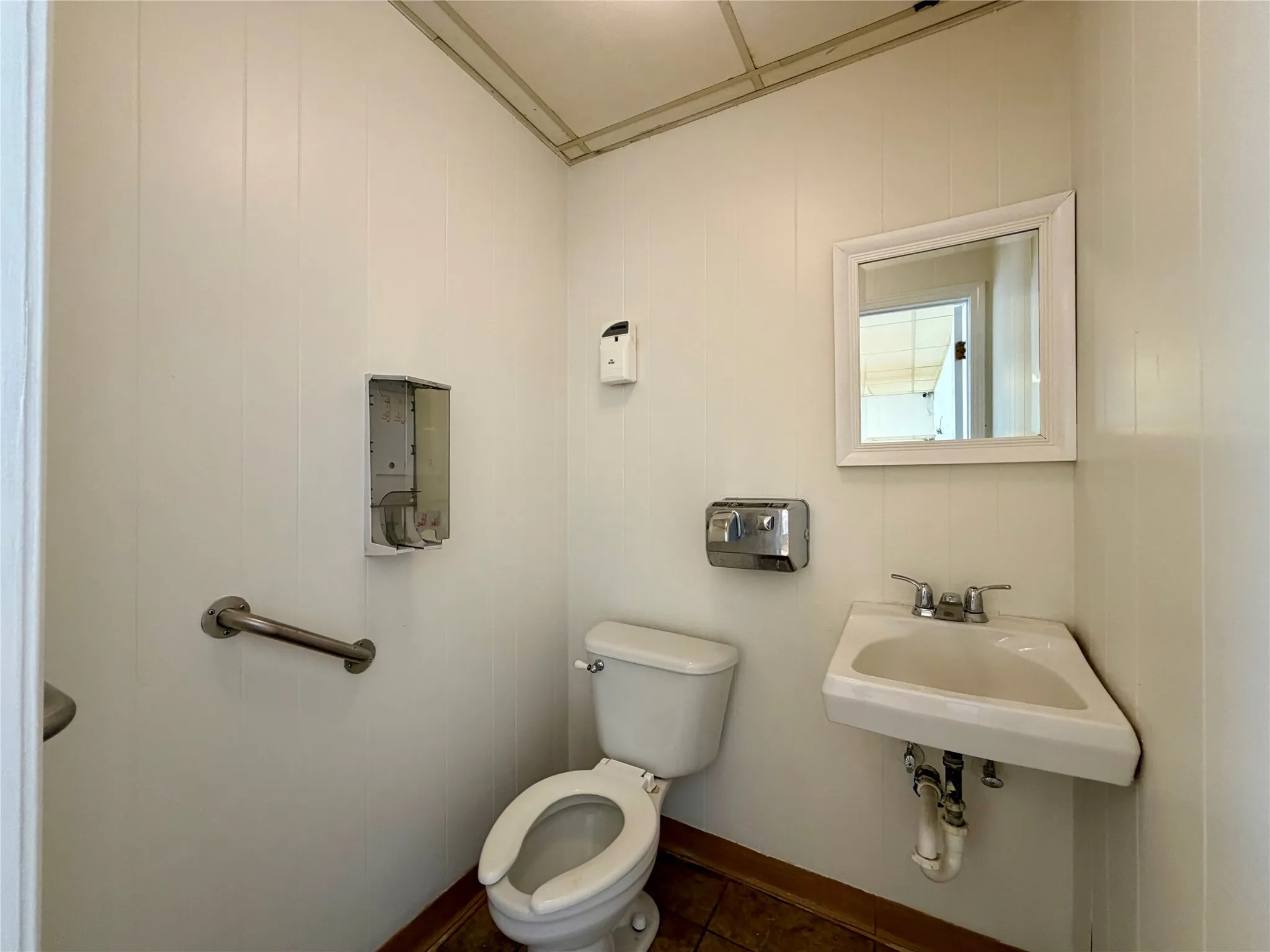 Office For Rent in Henderson County , 606 S SEVEN POINTS Boulevard 7, Seven Points, Texas 75143, 0, 0, Garage spaces, 0 Sqft, built in 0, mls#21322377, Real Estate Agent in Seven Points, Homes For Rent in Henderson county, Homes For Rent in Seven Points, Realtor in Seven Points Texas, Real Estate Brokerage Independent Realty Texas, Luminita Cordes Realtor