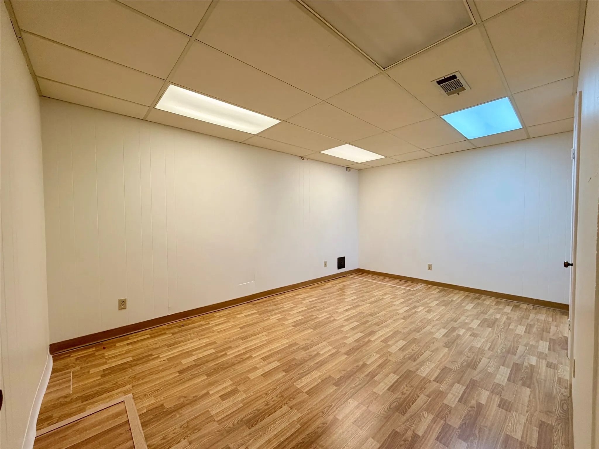 Office For Rent in Henderson County , 606 S SEVEN POINTS Boulevard 7, Seven Points, Texas 75143, 0, 0, Garage spaces, 0 Sqft, built in 0, mls#21322377, Real Estate Agent in Seven Points, Homes For Rent in Henderson county, Homes For Rent in Seven Points, Realtor in Seven Points Texas, Real Estate Brokerage Independent Realty Texas, Luminita Cordes Realtor