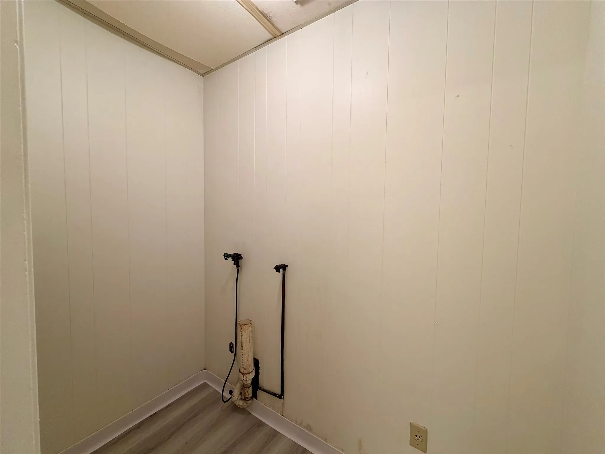 Office For Rent in Henderson County , 606 S SEVEN POINTS Boulevard 7, Seven Points, Texas 75143, 0, 0, Garage spaces, 0 Sqft, built in 0, mls#21322377, Real Estate Agent in Seven Points, Homes For Rent in Henderson county, Homes For Rent in Seven Points, Realtor in Seven Points Texas, Real Estate Brokerage Independent Realty Texas, Luminita Cordes Realtor