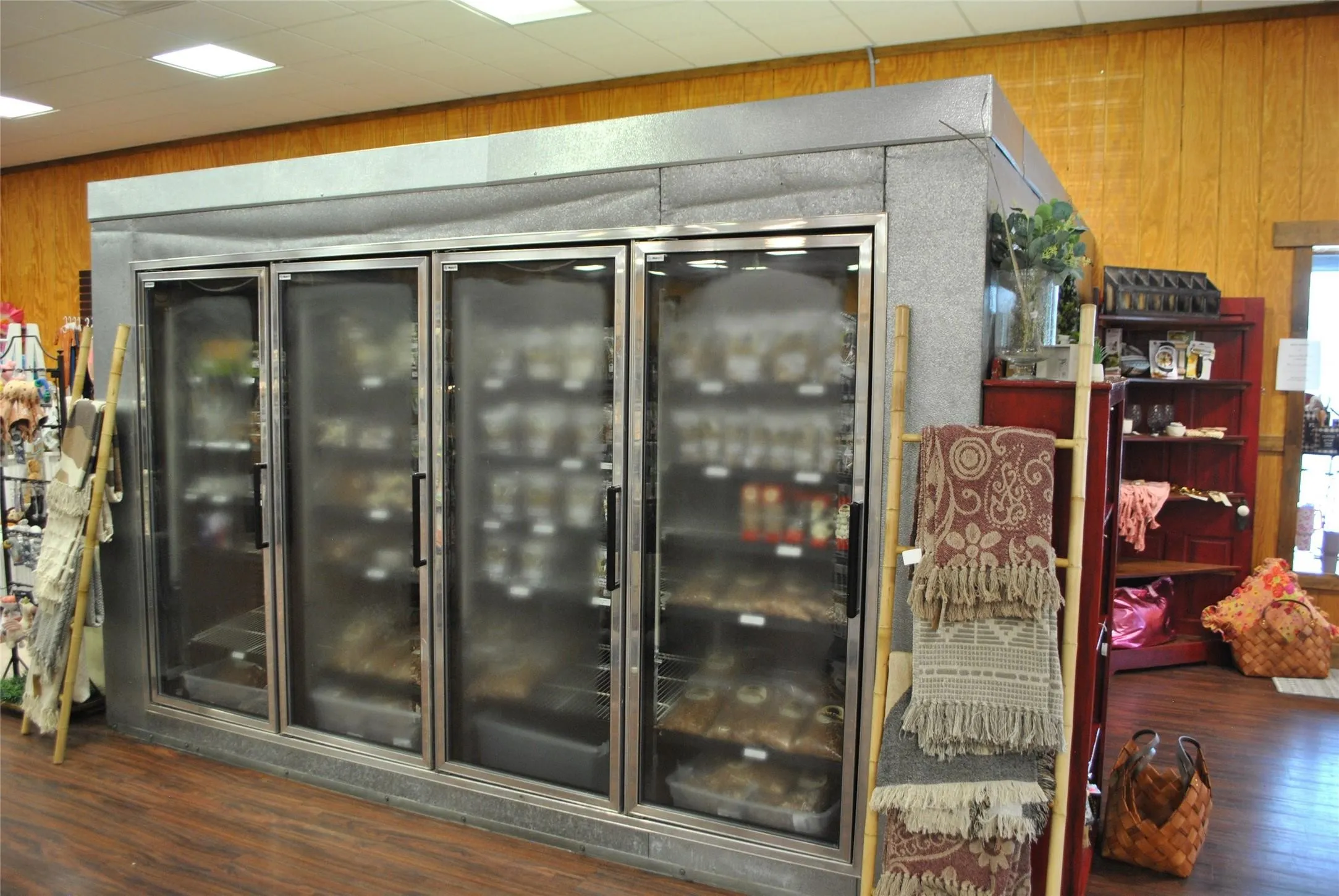 Retail For Sale in Comanche County , 409, 407, 405 E Central Avenue, Comanche, Texas 76442, 0, 0, Garage spaces, 0 Sqft, built in 2014, mls#21322312, Real Estate Agent in Comanche, Homes For Sale in Comanche county, Homes For Sale in Comanche, Realtor in Comanche Texas, Real Estate Brokerage Independent Realty Texas, Luminita Cordes Realtor