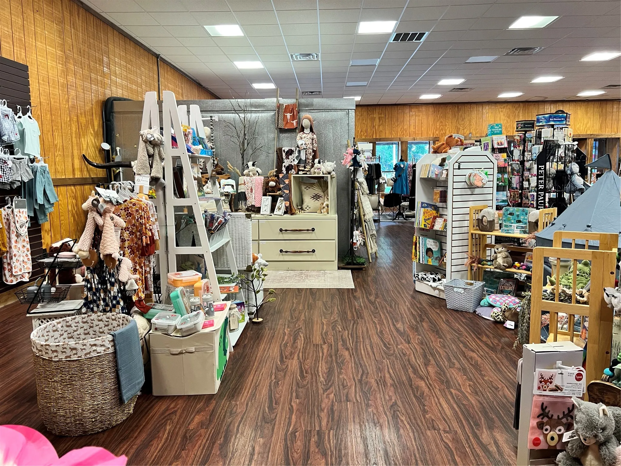 Retail For Sale in Comanche County , 409, 407, 405 E Central Avenue, Comanche, Texas 76442, 0, 0, Garage spaces, 0 Sqft, built in 2014, mls#21322312, Real Estate Agent in Comanche, Homes For Sale in Comanche county, Homes For Sale in Comanche, Realtor in Comanche Texas, Real Estate Brokerage Independent Realty Texas, Luminita Cordes Realtor