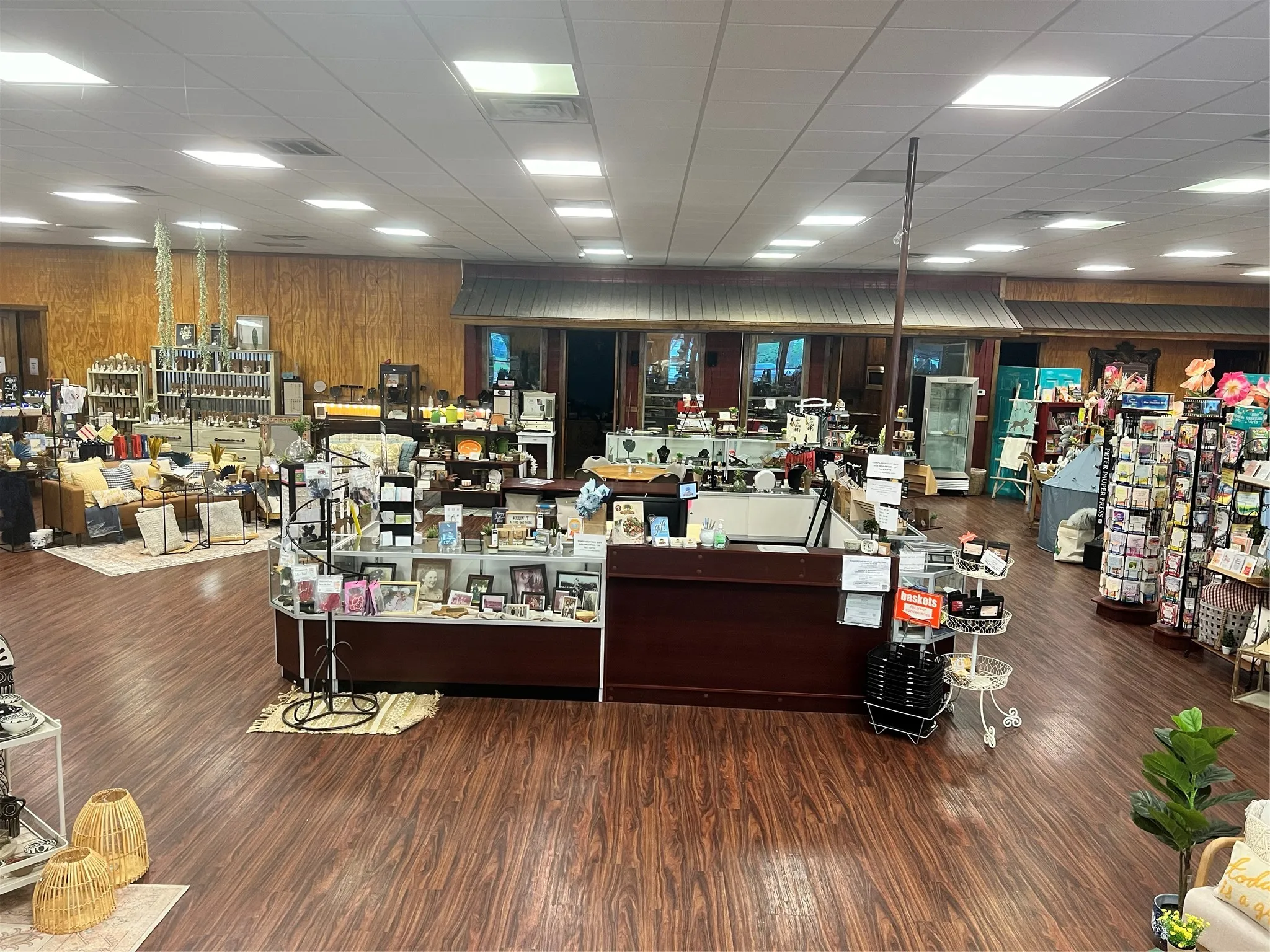 Retail For Sale in Comanche County , 409, 407, 405 E Central Avenue, Comanche, Texas 76442, 0, 0, Garage spaces, 0 Sqft, built in 2014, mls#21322312, Real Estate Agent in Comanche, Homes For Sale in Comanche county, Homes For Sale in Comanche, Realtor in Comanche Texas, Real Estate Brokerage Independent Realty Texas, Luminita Cordes Realtor