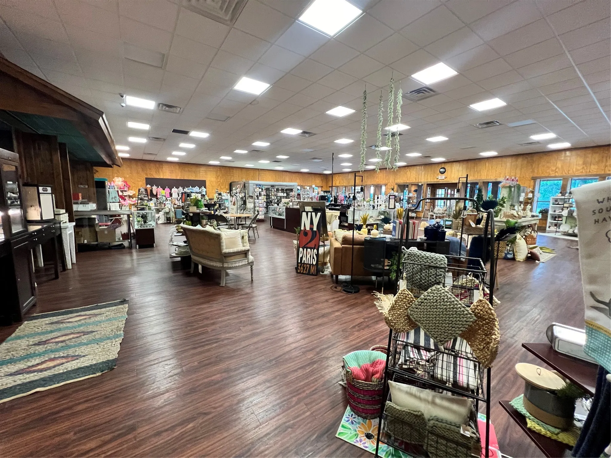 Retail For Sale in Comanche County , 409, 407, 405 E Central Avenue, Comanche, Texas 76442, 0, 0, Garage spaces, 0 Sqft, built in 2014, mls#21322312, Real Estate Agent in Comanche, Homes For Sale in Comanche county, Homes For Sale in Comanche, Realtor in Comanche Texas, Real Estate Brokerage Independent Realty Texas, Luminita Cordes Realtor