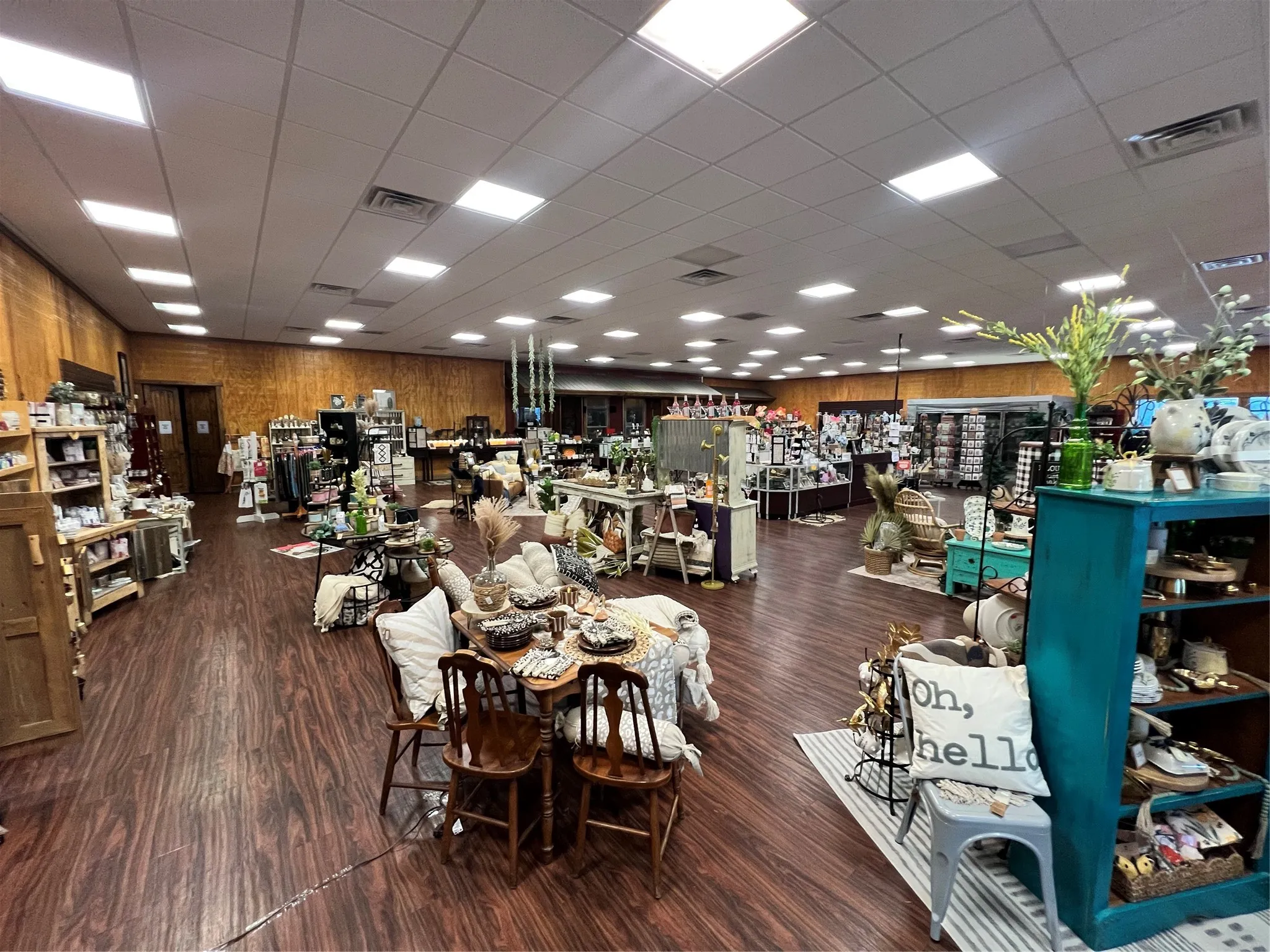 Retail For Sale in Comanche County , 409, 407, 405 E Central Avenue, Comanche, Texas 76442, 0, 0, Garage spaces, 0 Sqft, built in 2014, mls#21322312, Real Estate Agent in Comanche, Homes For Sale in Comanche county, Homes For Sale in Comanche, Realtor in Comanche Texas, Real Estate Brokerage Independent Realty Texas, Luminita Cordes Realtor