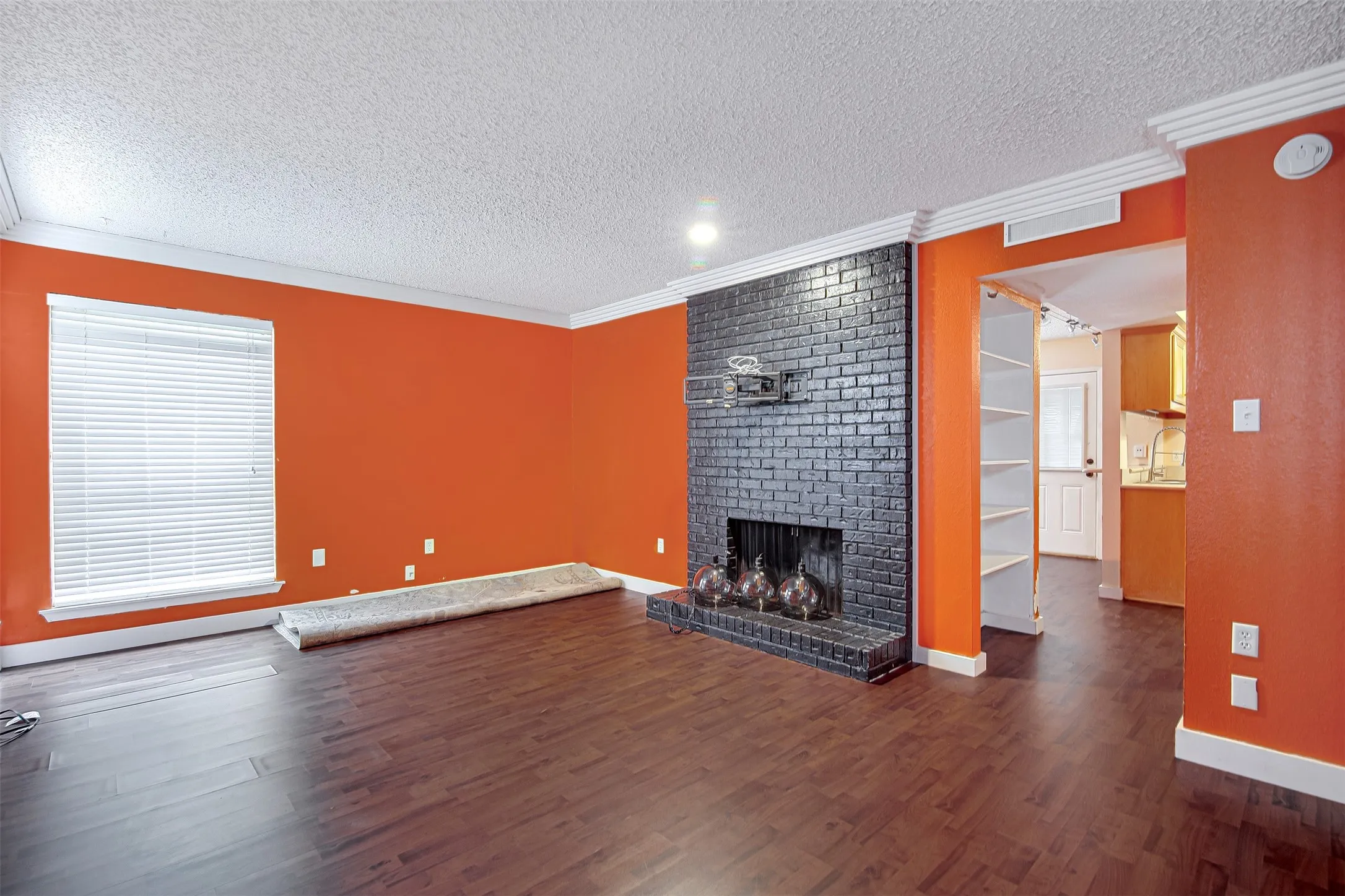 Townhouse For Rent in Tarrant County , 601 St Charles Drive, Arlington, Texas 76013, 2 Bedroom, 3 Bathroom, Garage spaces, 1,320 Sqft, built in 1974, mls#21322380, Real Estate Agent in Arlington, Homes For Rent in Tarrant county, Homes For Rent in Arlington, Realtor in Arlington Texas, Real Estate Brokerage Independent Realty Texas, Luminita Cordes Realtor