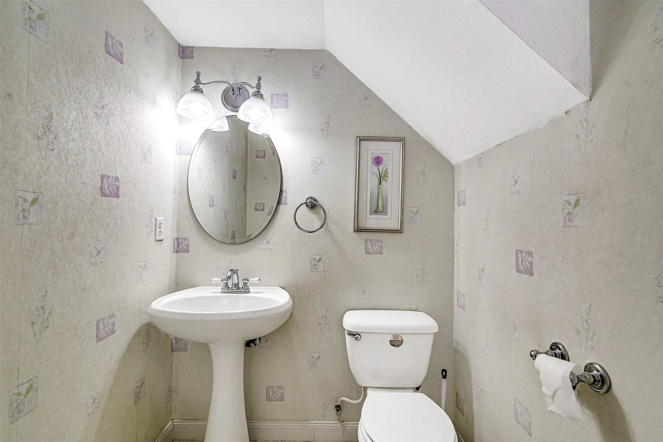 Townhouse For Rent in Tarrant County , 601 St Charles Drive, Arlington, Texas 76013, 2 Bedroom, 3 Bathroom, Garage spaces, 1,320 Sqft, built in 1974, mls#21322380, Real Estate Agent in Arlington, Homes For Rent in Tarrant county, Homes For Rent in Arlington, Realtor in Arlington Texas, Real Estate Brokerage Independent Realty Texas, Luminita Cordes Realtor