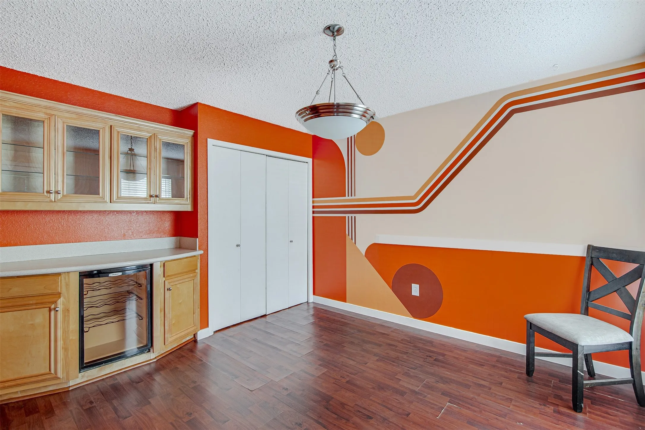 Townhouse For Rent in Tarrant County , 601 St Charles Drive, Arlington, Texas 76013, 2 Bedroom, 3 Bathroom, Garage spaces, 1,320 Sqft, built in 1974, mls#21322380, Real Estate Agent in Arlington, Homes For Rent in Tarrant county, Homes For Rent in Arlington, Realtor in Arlington Texas, Real Estate Brokerage Independent Realty Texas, Luminita Cordes Realtor