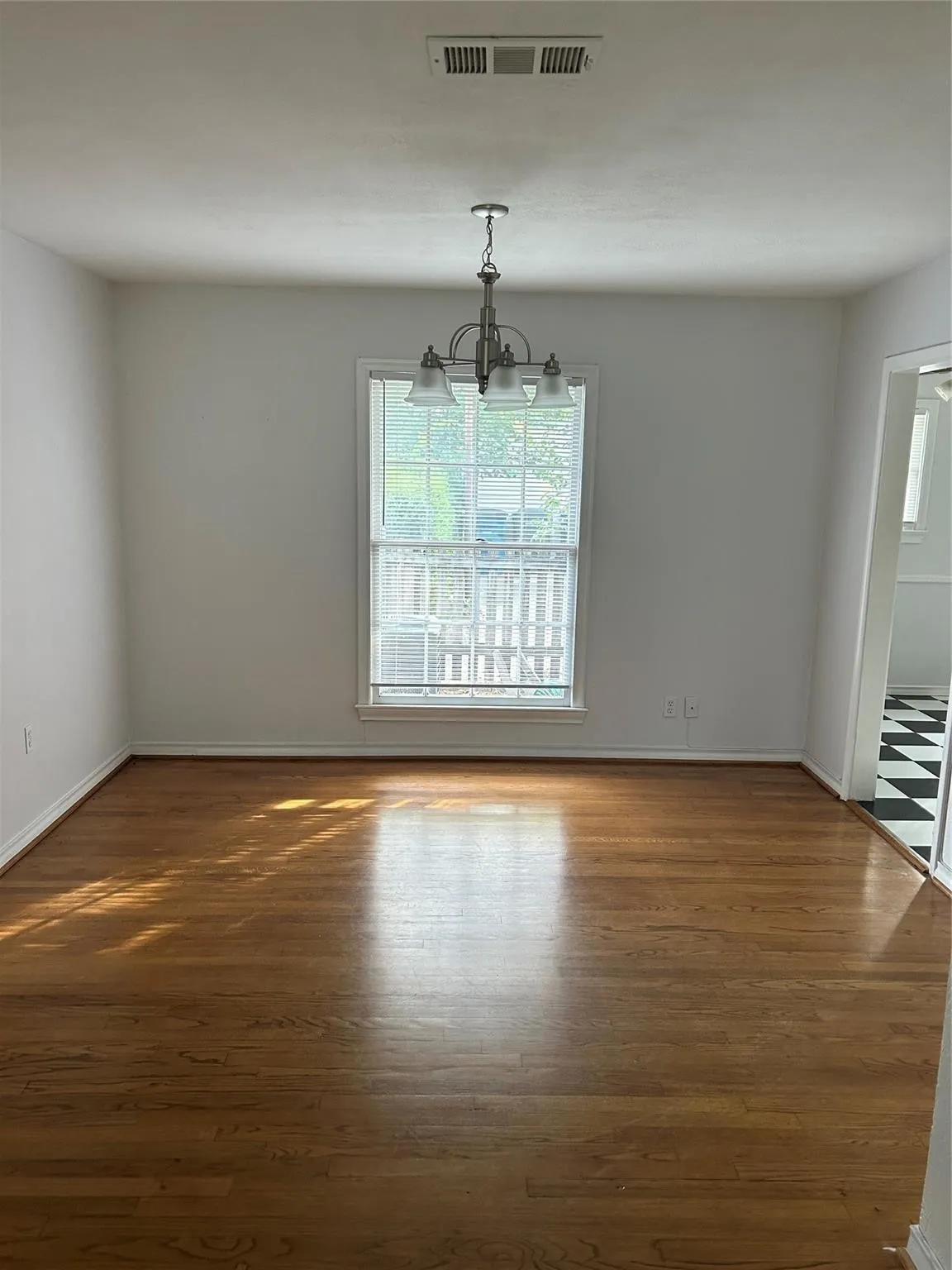 Duplex For Rent in Dallas County , 9428 Forest Hills Boulevard, Dallas, Texas 75218, 2 Bedroom, 1 Bathroom, 1 Garage spaces, 2,242 Sqft, built in 1951, mls#21322368, Real Estate Agent in Dallas, Homes For Rent in Dallas county, Homes For Rent in Dallas, Realtor in Dallas Texas, Real Estate Brokerage Independent Realty Texas, Luminita Cordes Realtor
