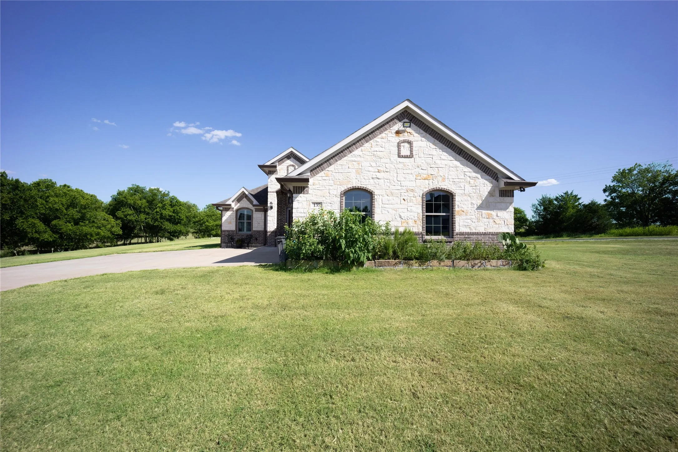 Single Family Residence For Sale in Navarro County , 135 Turnberry Lane, Corsicana, Texas 75110, 4 Bedroom, 2 Bathroom, 2 Garage spaces, 2,035 Sqft, built in 2022, mls#21322384, Real Estate Agent in Corsicana, Homes For Sale in Navarro county, Homes For Sale in Corsicana, Realtor in Corsicana Texas, Real Estate Brokerage Independent Realty Texas, Luminita Cordes Realtor