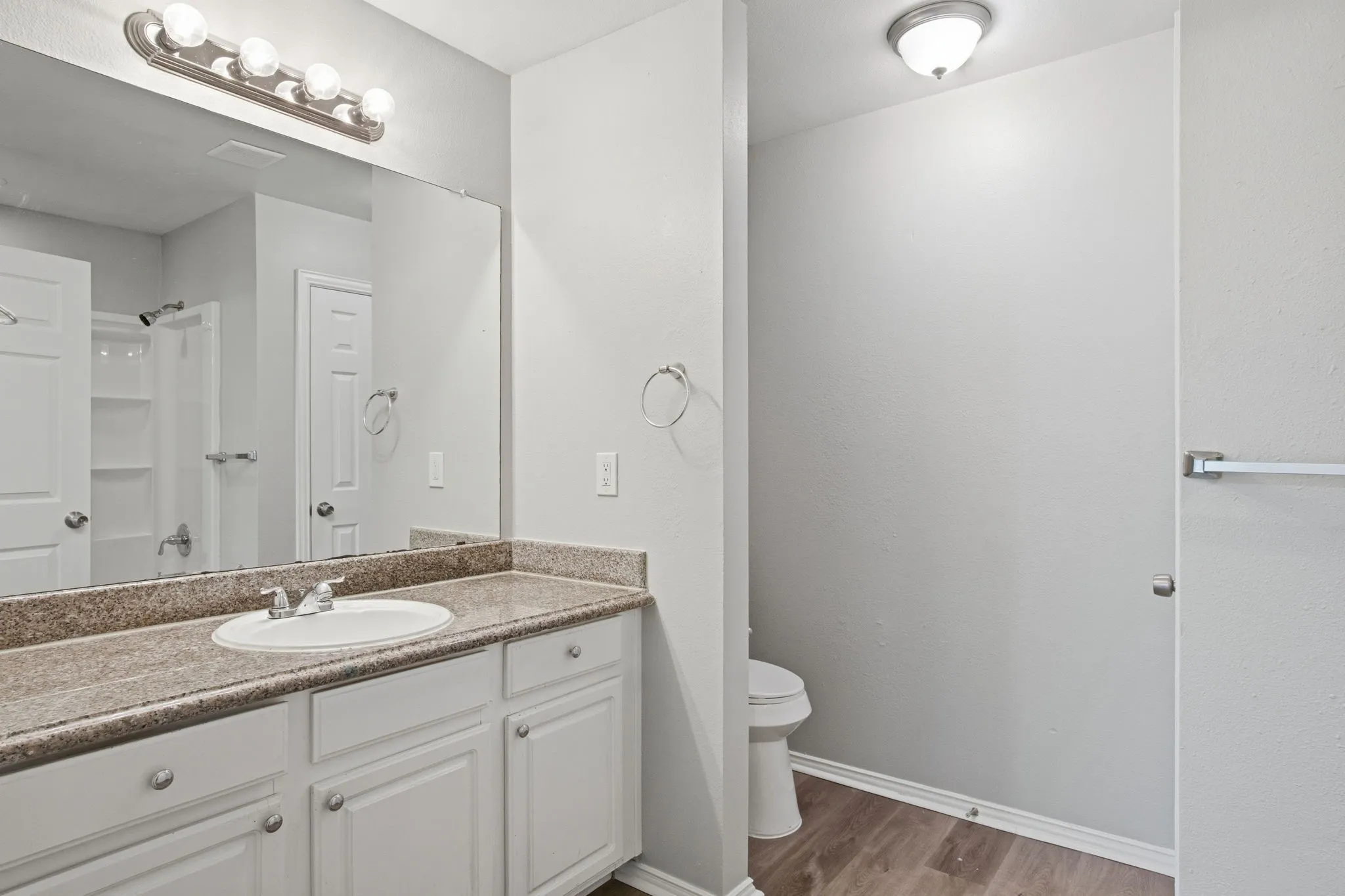 Single Family Residence For Sale in Dallas County , 206 River Rock Drive, Dallas, Texas 75217, 3 Bedroom, 3 Bathroom, 2 Garage spaces, 1,545 Sqft, built in 2007, mls#21318301, Real Estate Agent in Dallas, Homes For Sale in Dallas county, Homes For Sale in Dallas, Realtor in Dallas Texas, Real Estate Brokerage Independent Realty Texas, Luminita Cordes Realtor