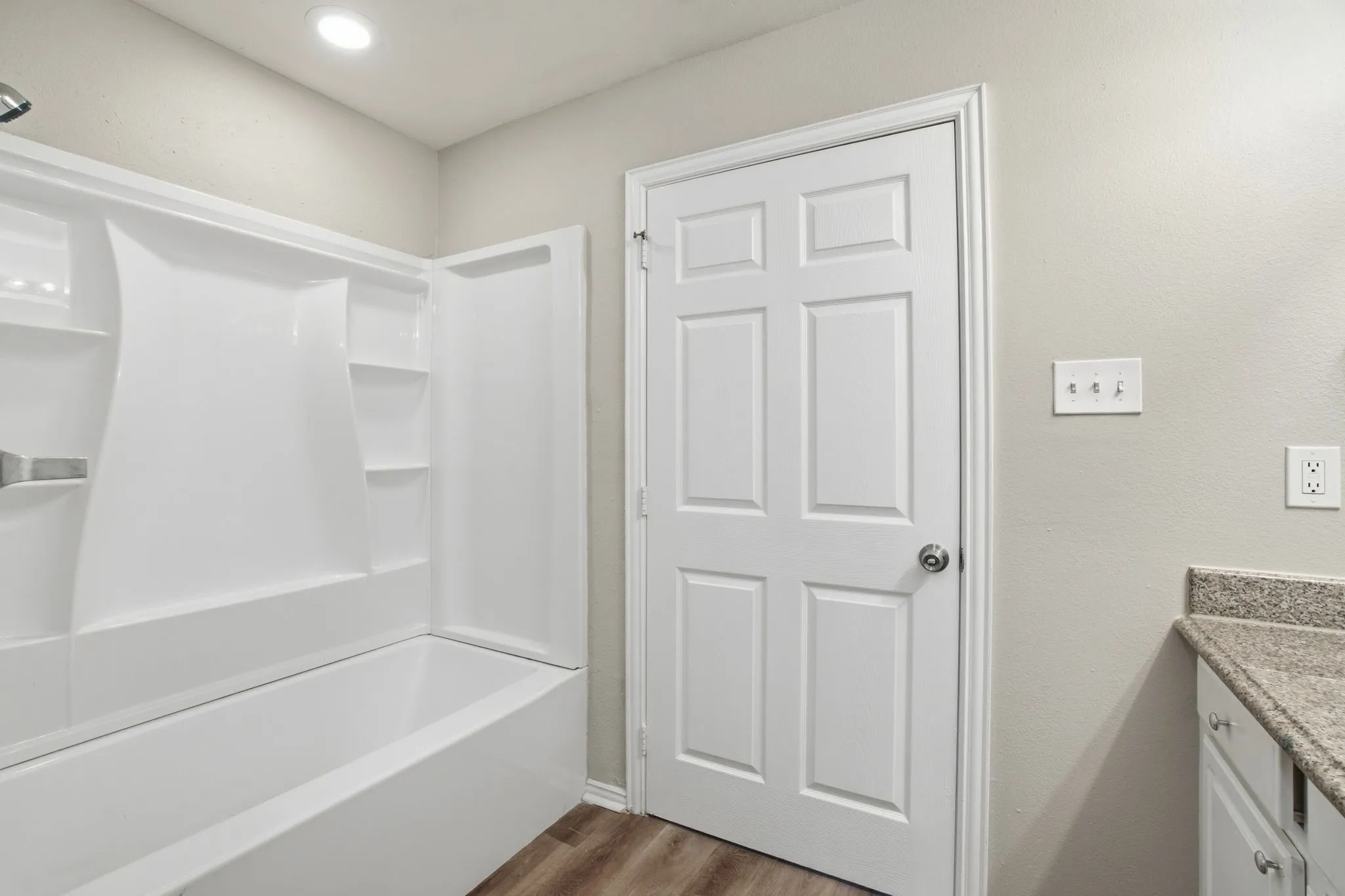 Single Family Residence For Sale in Dallas County , 206 River Rock Drive, Dallas, Texas 75217, 3 Bedroom, 3 Bathroom, 2 Garage spaces, 1,545 Sqft, built in 2007, mls#21318301, Real Estate Agent in Dallas, Homes For Sale in Dallas county, Homes For Sale in Dallas, Realtor in Dallas Texas, Real Estate Brokerage Independent Realty Texas, Luminita Cordes Realtor