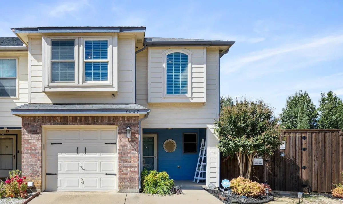 Single Family Residence For Sale in Tarrant County , 3987 Fernando Drive, Fort Worth, Texas 76040, 2 Bedroom, 3 Bathroom, 1 Garage spaces, 1,420 Sqft, built in 2004, mls#21322391, Real Estate Agent in Fort Worth, Homes For Sale in Tarrant county, Homes For Sale in Fort Worth, Realtor in Fort Worth Texas, Real Estate Brokerage Independent Realty Texas, Luminita Cordes Realtor