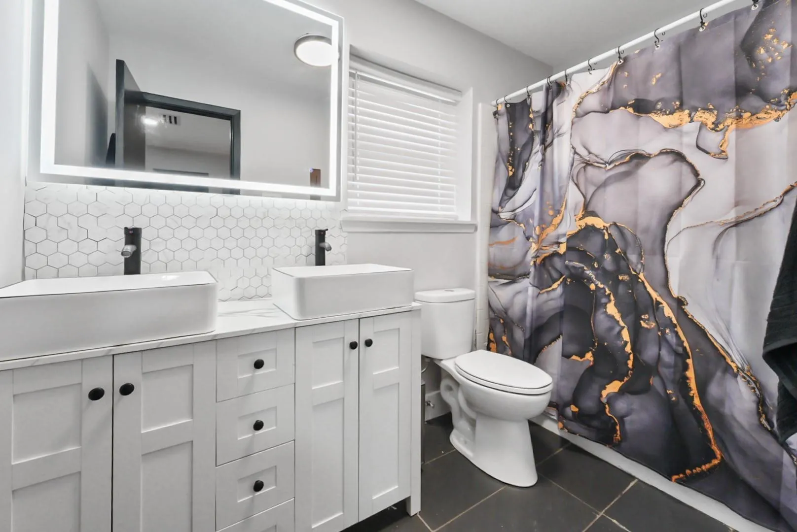 Single Family Residence For Sale in Dallas County , 1813 Andover Drive, Garland, Texas 75041, 3 Bedroom, 3 Bathroom, 2 Garage spaces, 2,157 Sqft, built in 1977, mls#21322342, Real Estate Agent in Garland, Homes For Sale in Dallas county, Homes For Sale in Garland, Realtor in Garland Texas, Real Estate Brokerage Independent Realty Texas, Luminita Cordes Realtor
