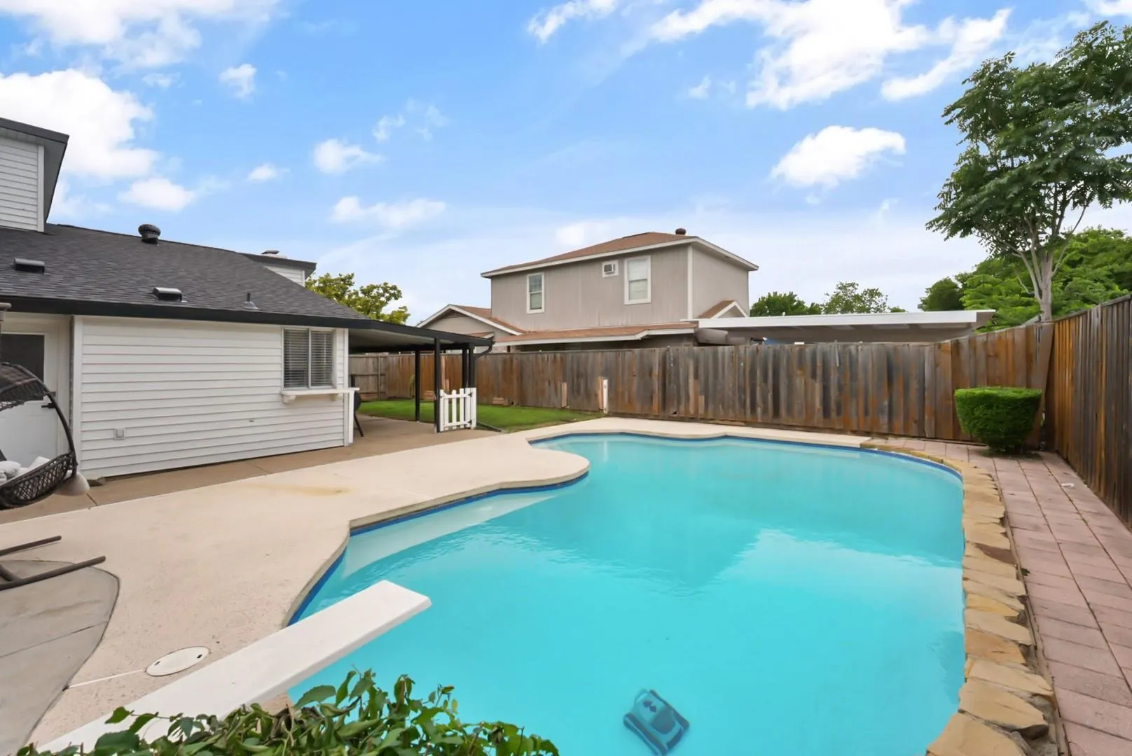 Single Family Residence For Sale in Dallas County , 1813 Andover Drive, Garland, Texas 75041, 3 Bedroom, 3 Bathroom, 2 Garage spaces, 2,157 Sqft, built in 1977, mls#21322342, Real Estate Agent in Garland, Homes For Sale in Dallas county, Homes For Sale in Garland, Realtor in Garland Texas, Real Estate Brokerage Independent Realty Texas, Luminita Cordes Realtor