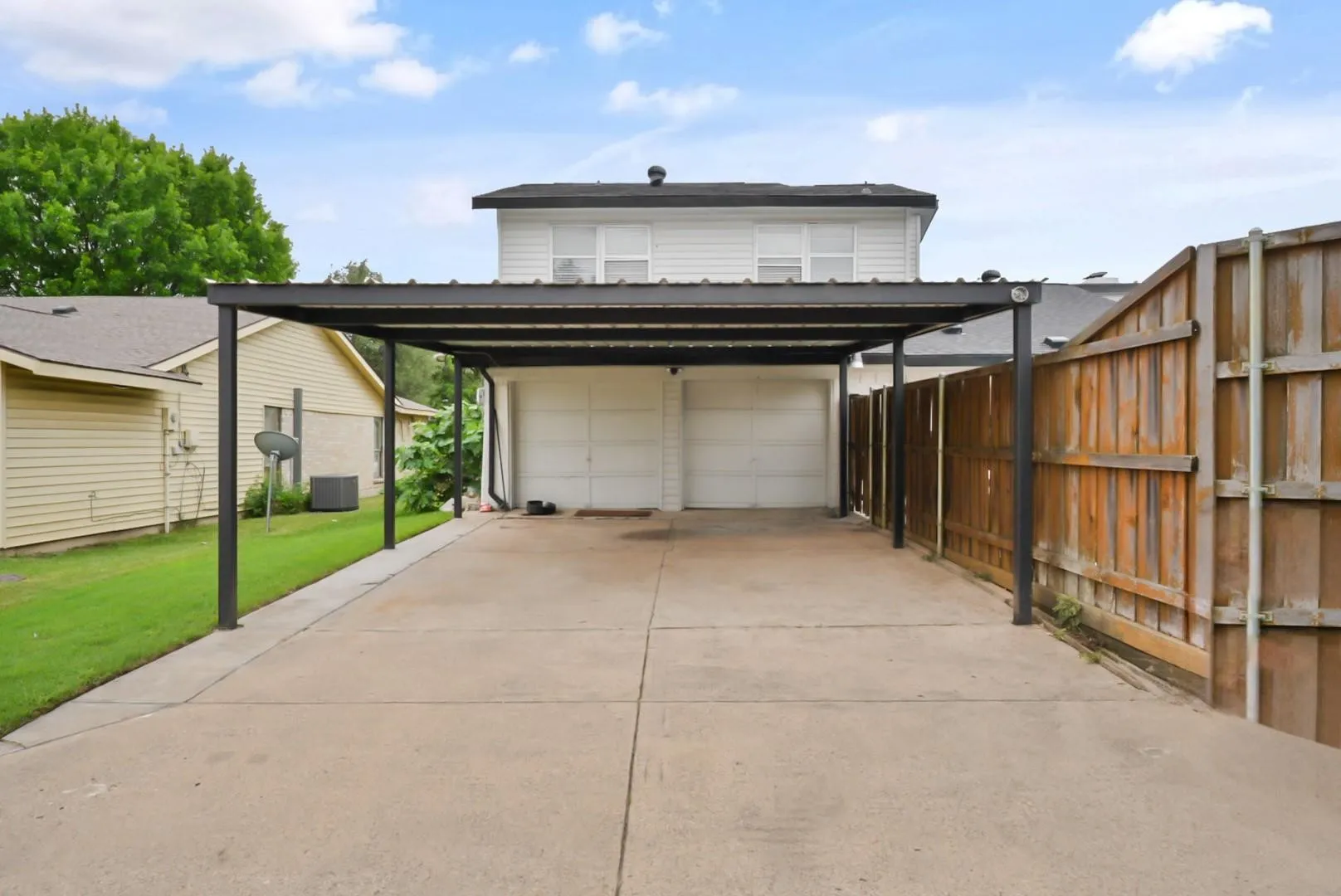 Garages & Carport
