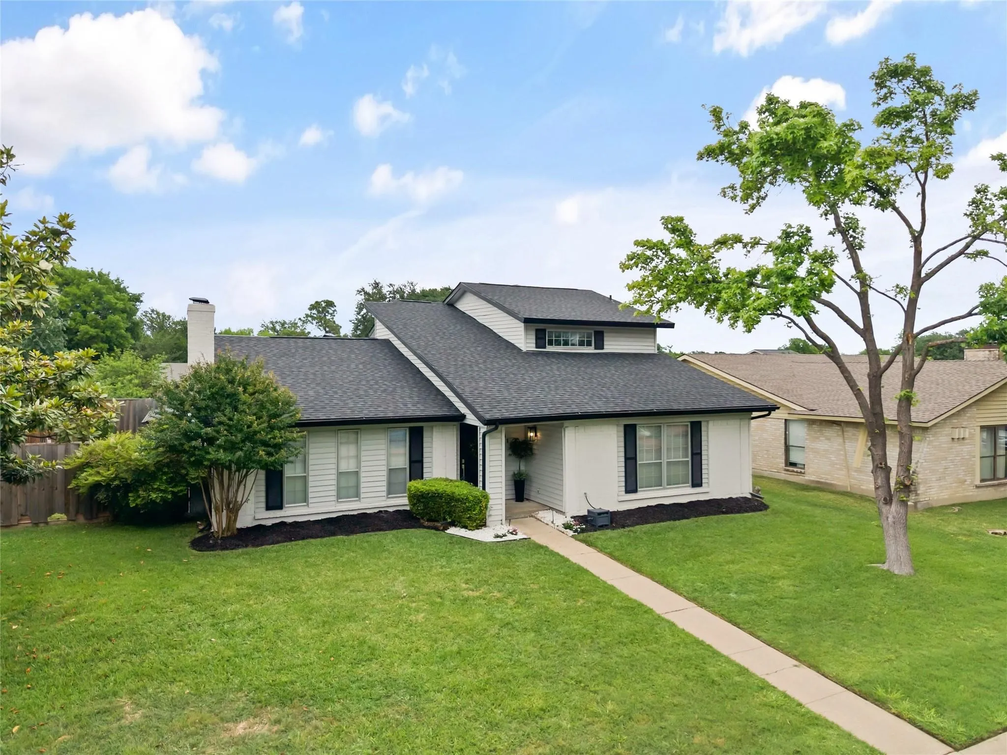 Single Family Residence For Sale in Dallas County , 1813 Andover Drive, Garland, Texas 75041, 3 Bedroom, 3 Bathroom, 2 Garage spaces, 2,157 Sqft, built in 1977, mls#21322342, Real Estate Agent in Garland, Homes For Sale in Dallas county, Homes For Sale in Garland, Realtor in Garland Texas, Real Estate Brokerage Independent Realty Texas, Luminita Cordes Realtor