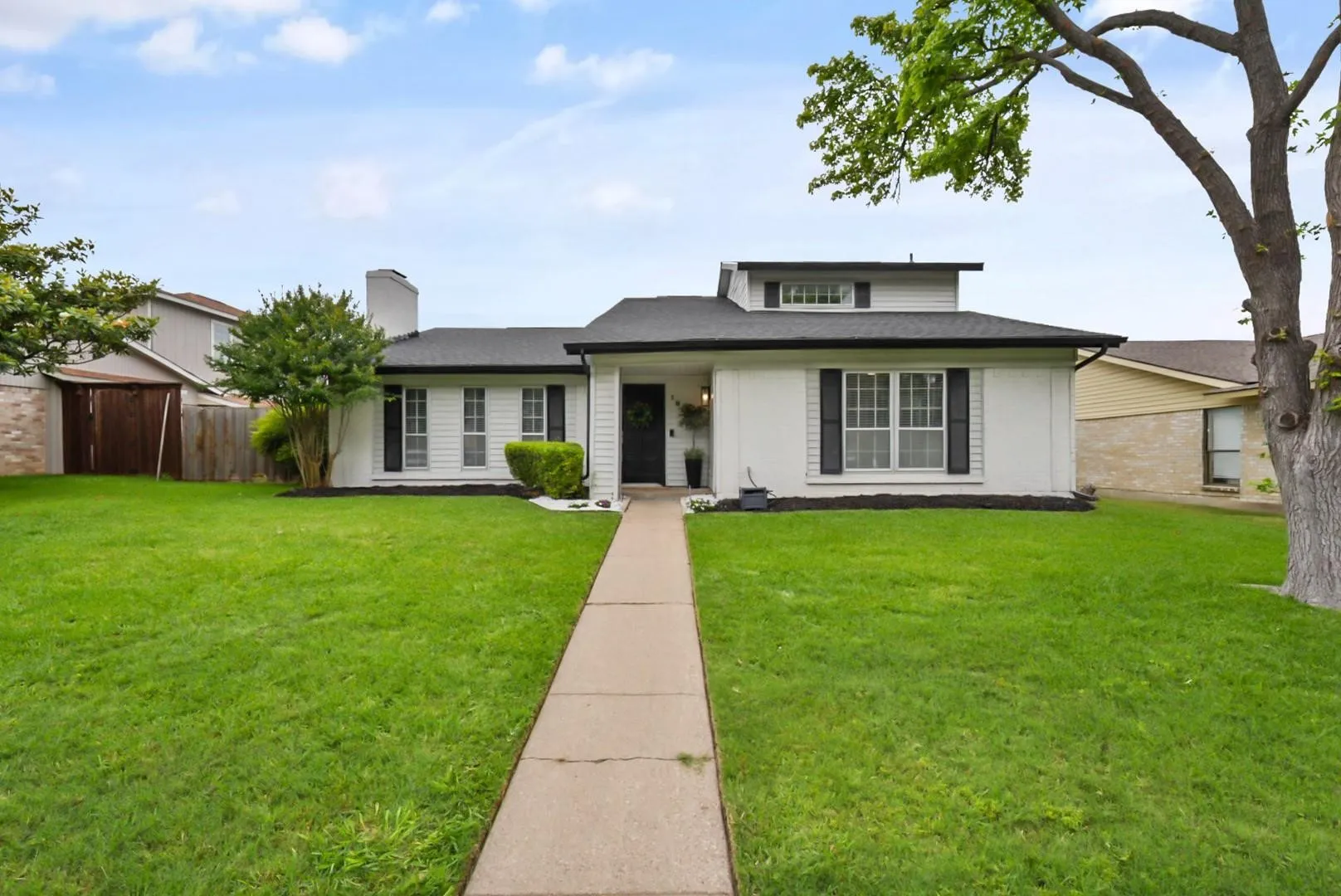 Single Family Residence For Sale in Dallas County , 1813 Andover Drive, Garland, Texas 75041, 3 Bedroom, 3 Bathroom, 2 Garage spaces, 2,157 Sqft, built in 1977, mls#21322342, Real Estate Agent in Garland, Homes For Sale in Dallas county, Homes For Sale in Garland, Realtor in Garland Texas, Real Estate Brokerage Independent Realty Texas, Luminita Cordes Realtor