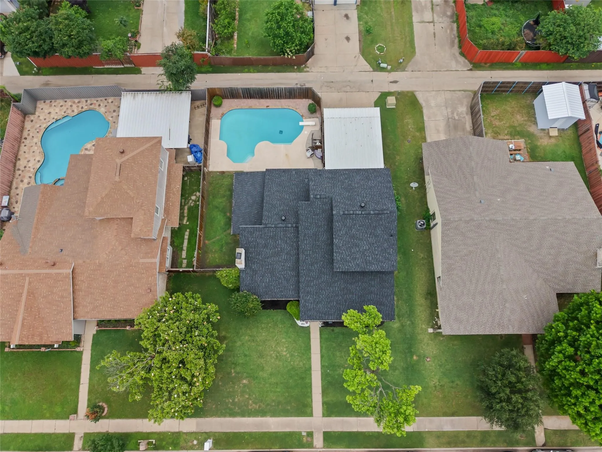 Single Family Residence For Sale in Dallas County , 1813 Andover Drive, Garland, Texas 75041, 3 Bedroom, 3 Bathroom, 2 Garage spaces, 2,157 Sqft, built in 1977, mls#21322342, Real Estate Agent in Garland, Homes For Sale in Dallas county, Homes For Sale in Garland, Realtor in Garland Texas, Real Estate Brokerage Independent Realty Texas, Luminita Cordes Realtor