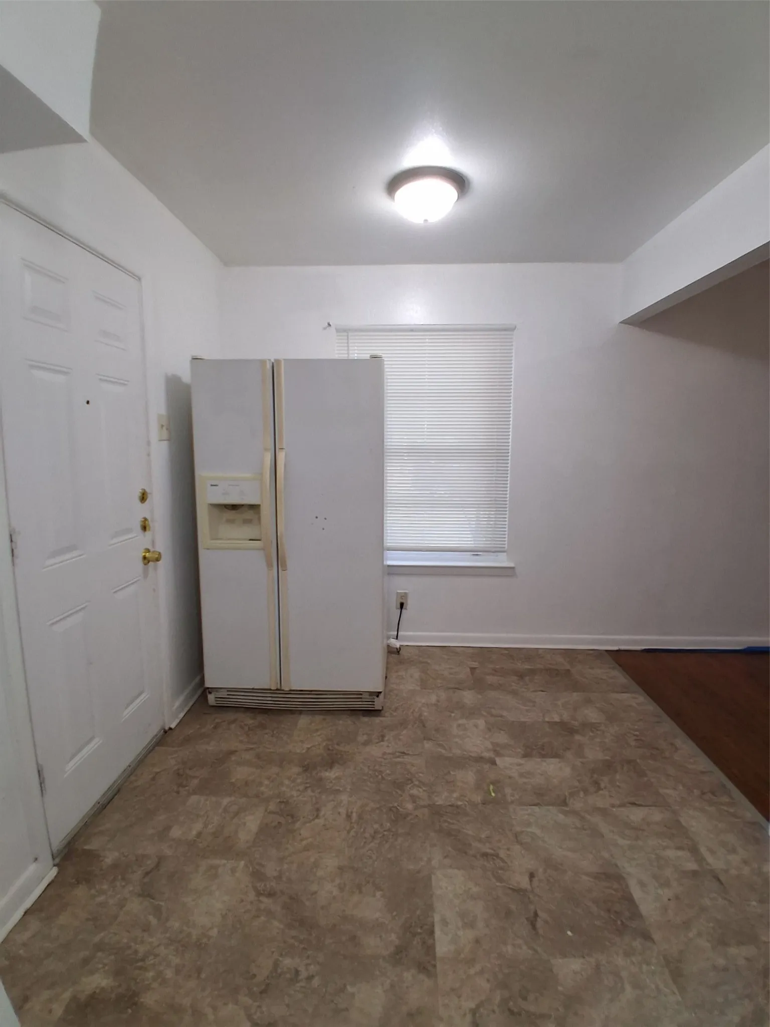 Duplex For Rent in Dallas County , 3019 Avon Street 3019, Dallas, Texas 75211, 2 Bedroom, 1 Bathroom, 1 Garage spaces, 805 Sqft, built in 1953, mls#21322396, Real Estate Agent in Dallas, Homes For Rent in Dallas county, Homes For Rent in Dallas, Realtor in Dallas Texas, Real Estate Brokerage Independent Realty Texas, Luminita Cordes Realtor