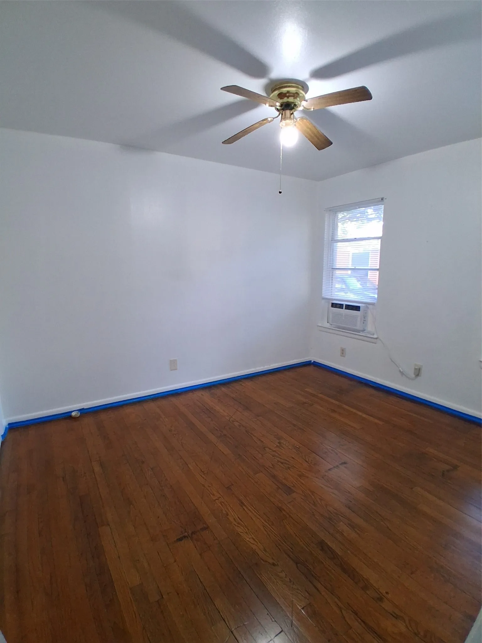 Duplex For Rent in Dallas County , 3019 Avon Street 3019, Dallas, Texas 75211, 2 Bedroom, 1 Bathroom, 1 Garage spaces, 805 Sqft, built in 1953, mls#21322396, Real Estate Agent in Dallas, Homes For Rent in Dallas county, Homes For Rent in Dallas, Realtor in Dallas Texas, Real Estate Brokerage Independent Realty Texas, Luminita Cordes Realtor