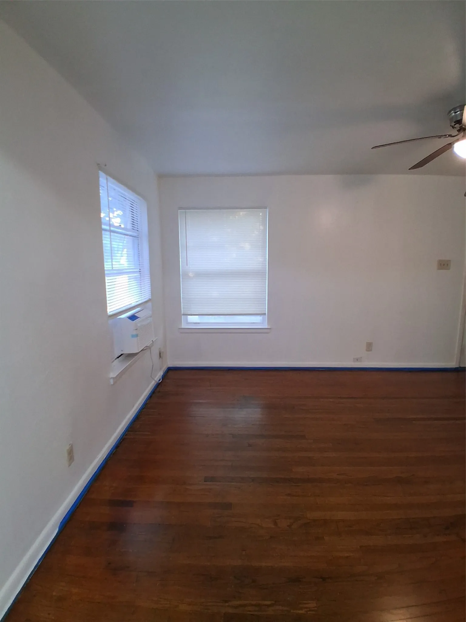 Duplex For Rent in Dallas County , 3019 Avon Street 3019, Dallas, Texas 75211, 2 Bedroom, 1 Bathroom, 1 Garage spaces, 805 Sqft, built in 1953, mls#21322396, Real Estate Agent in Dallas, Homes For Rent in Dallas county, Homes For Rent in Dallas, Realtor in Dallas Texas, Real Estate Brokerage Independent Realty Texas, Luminita Cordes Realtor