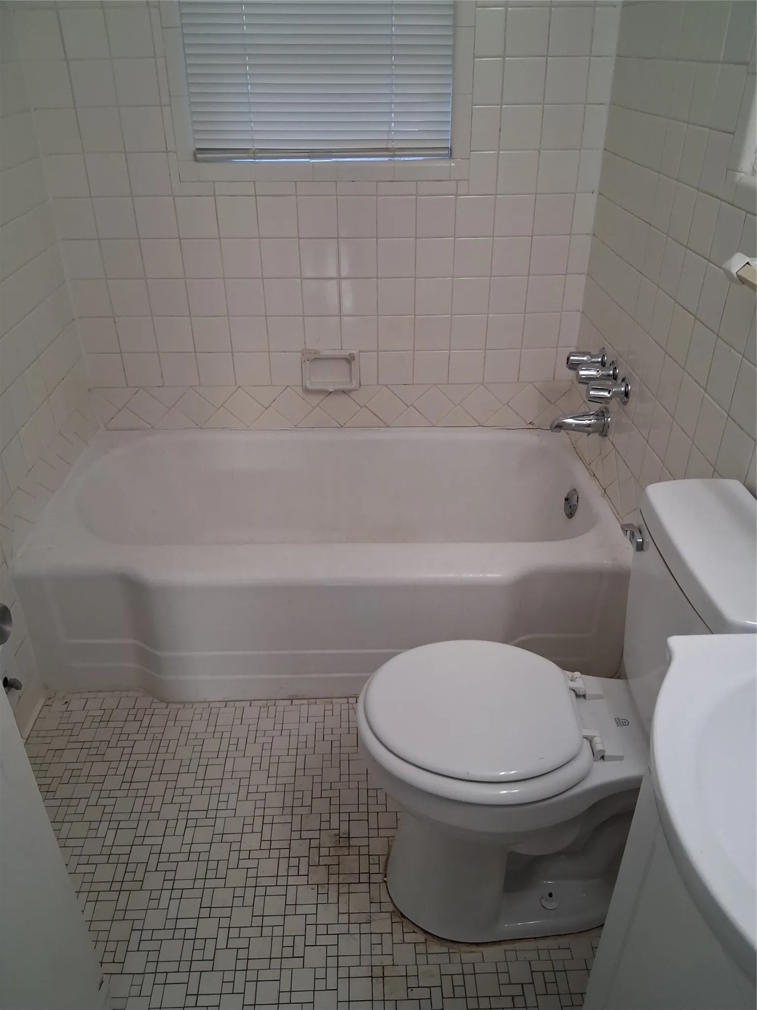 Duplex For Rent in Dallas County , 3019 Avon Street 3019, Dallas, Texas 75211, 2 Bedroom, 1 Bathroom, 1 Garage spaces, 805 Sqft, built in 1953, mls#21322396, Real Estate Agent in Dallas, Homes For Rent in Dallas county, Homes For Rent in Dallas, Realtor in Dallas Texas, Real Estate Brokerage Independent Realty Texas, Luminita Cordes Realtor