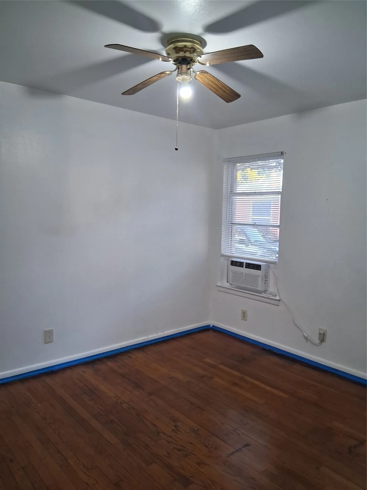 Duplex For Rent in Dallas County , 3019 Avon Street 3019, Dallas, Texas 75211, 2 Bedroom, 1 Bathroom, 1 Garage spaces, 805 Sqft, built in 1953, mls#21322396, Real Estate Agent in Dallas, Homes For Rent in Dallas county, Homes For Rent in Dallas, Realtor in Dallas Texas, Real Estate Brokerage Independent Realty Texas, Luminita Cordes Realtor
