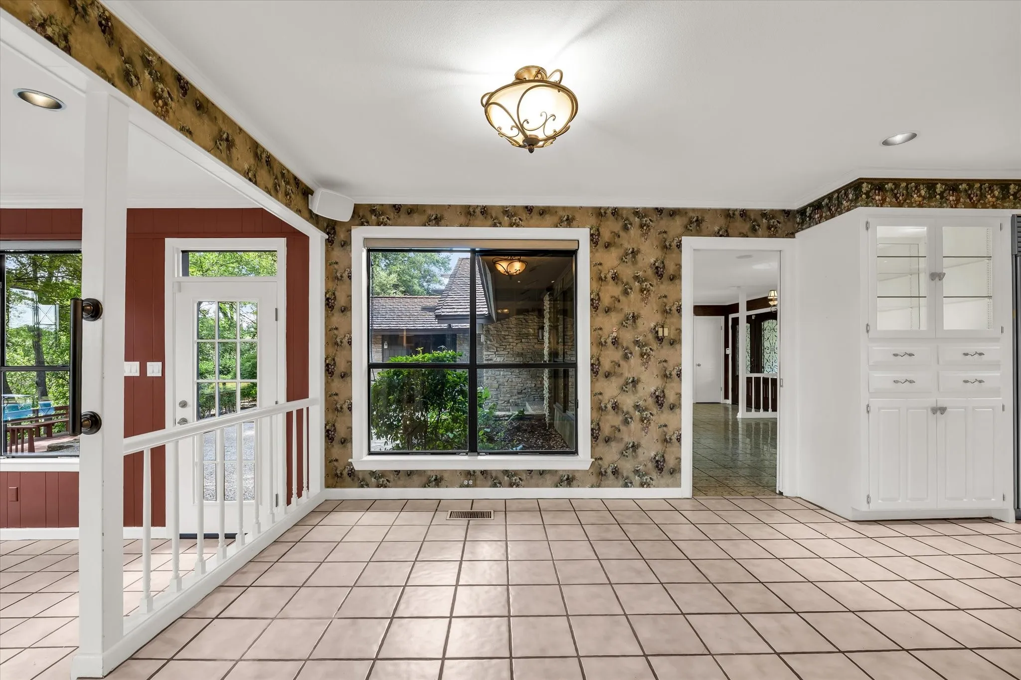Single Family Residence For Sale in Mc Lennan County , 3716 Laguna Vista Drive, Waco, Texas 76708, 4 Bedroom, 4 Bathroom, 4 Garage spaces, 3,782 Sqft, built in 1978, mls#21321610, Real Estate Agent in Waco, Homes For Sale in Mc Lennan county, Homes For Sale in Waco, Realtor in Waco Texas, Real Estate Brokerage Independent Realty Texas, Luminita Cordes Realtor