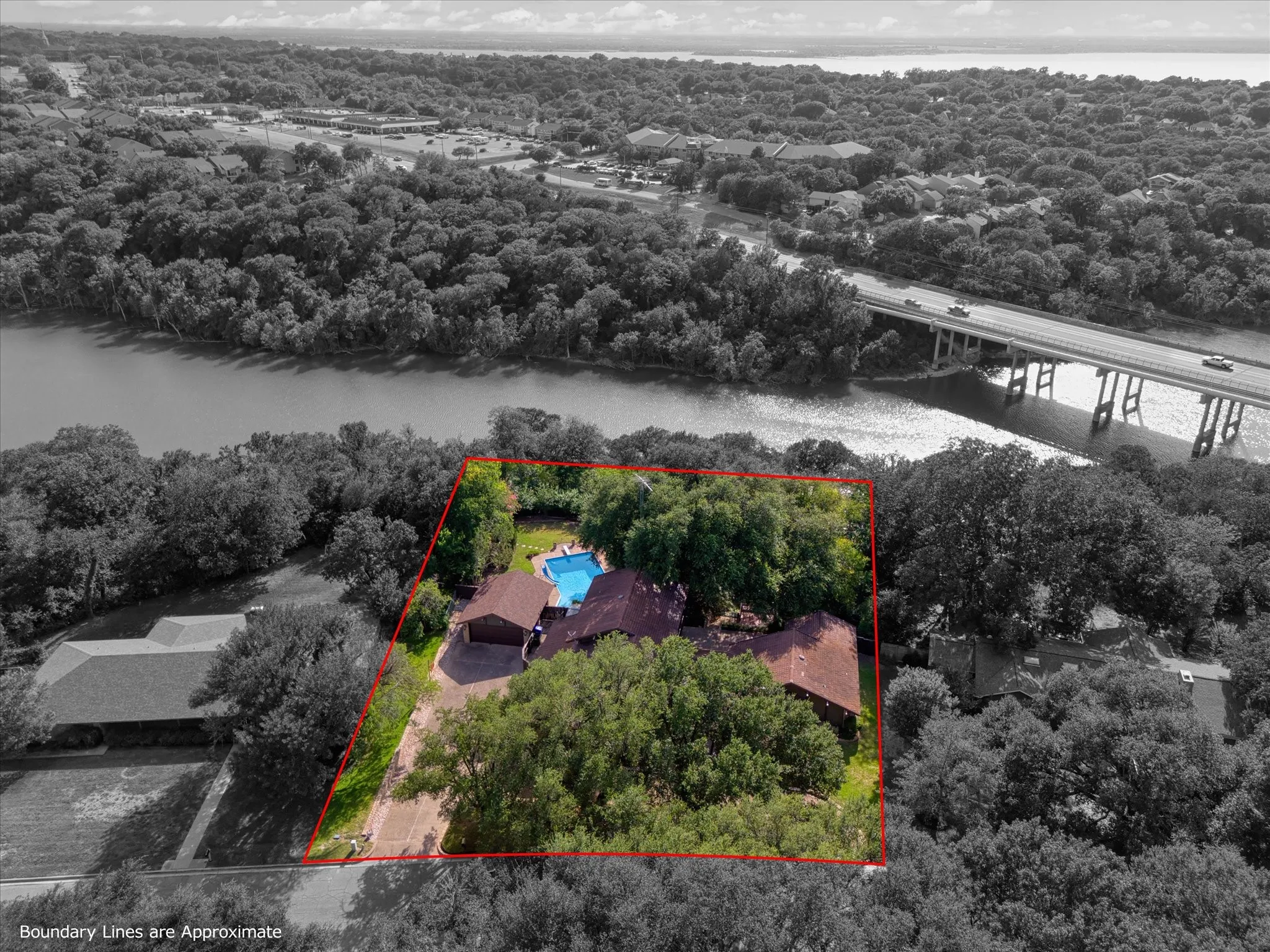 Single Family Residence For Sale in Mc Lennan County , 3716 Laguna Vista Drive, Waco, Texas 76708, 4 Bedroom, 4 Bathroom, 4 Garage spaces, 3,782 Sqft, built in 1978, mls#21321610, Real Estate Agent in Waco, Homes For Sale in Mc Lennan county, Homes For Sale in Waco, Realtor in Waco Texas, Real Estate Brokerage Independent Realty Texas, Luminita Cordes Realtor