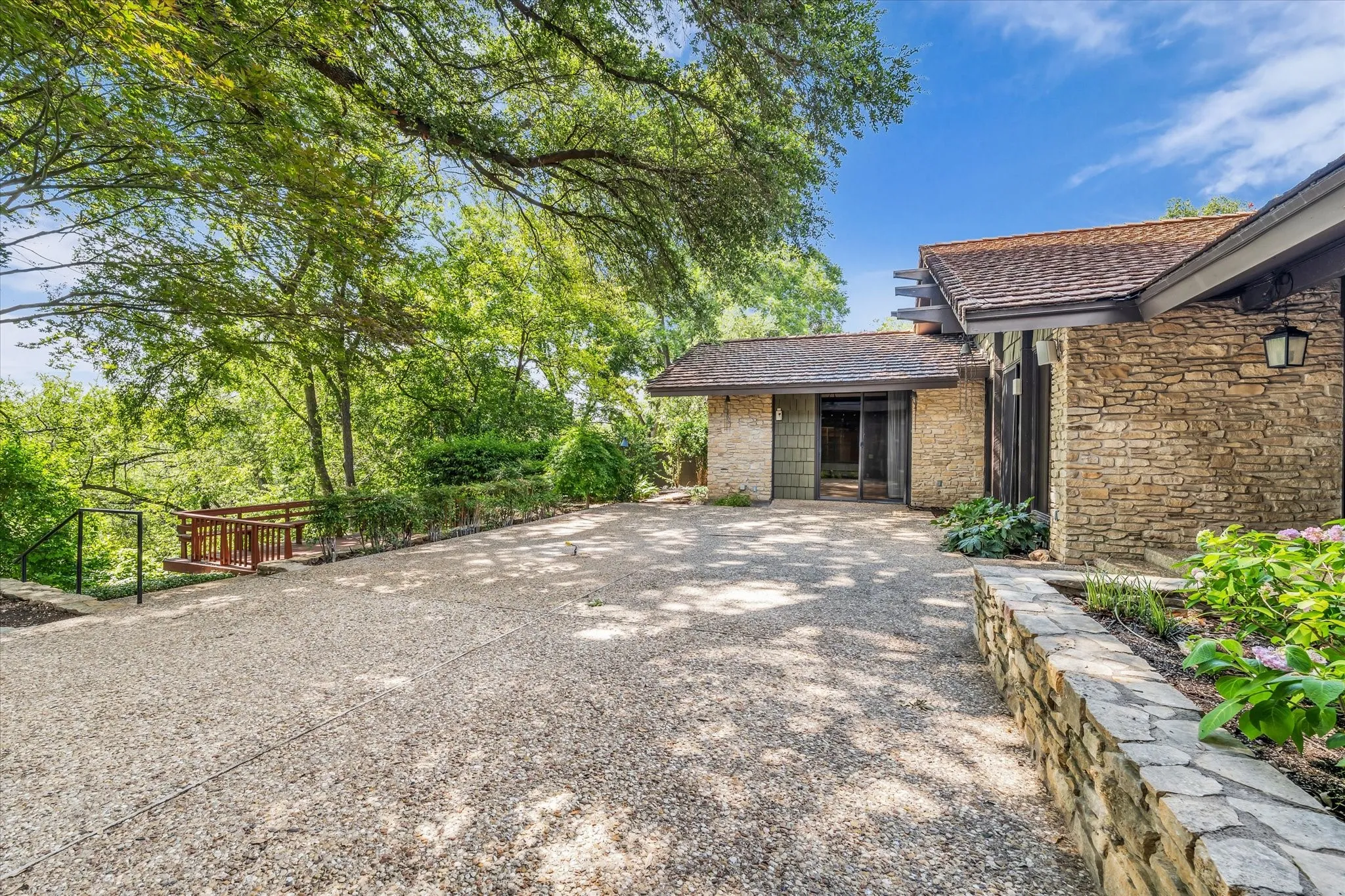 Single Family Residence For Sale in Mc Lennan County , 3716 Laguna Vista Drive, Waco, Texas 76708, 4 Bedroom, 4 Bathroom, 4 Garage spaces, 3,782 Sqft, built in 1978, mls#21321610, Real Estate Agent in Waco, Homes For Sale in Mc Lennan county, Homes For Sale in Waco, Realtor in Waco Texas, Real Estate Brokerage Independent Realty Texas, Luminita Cordes Realtor