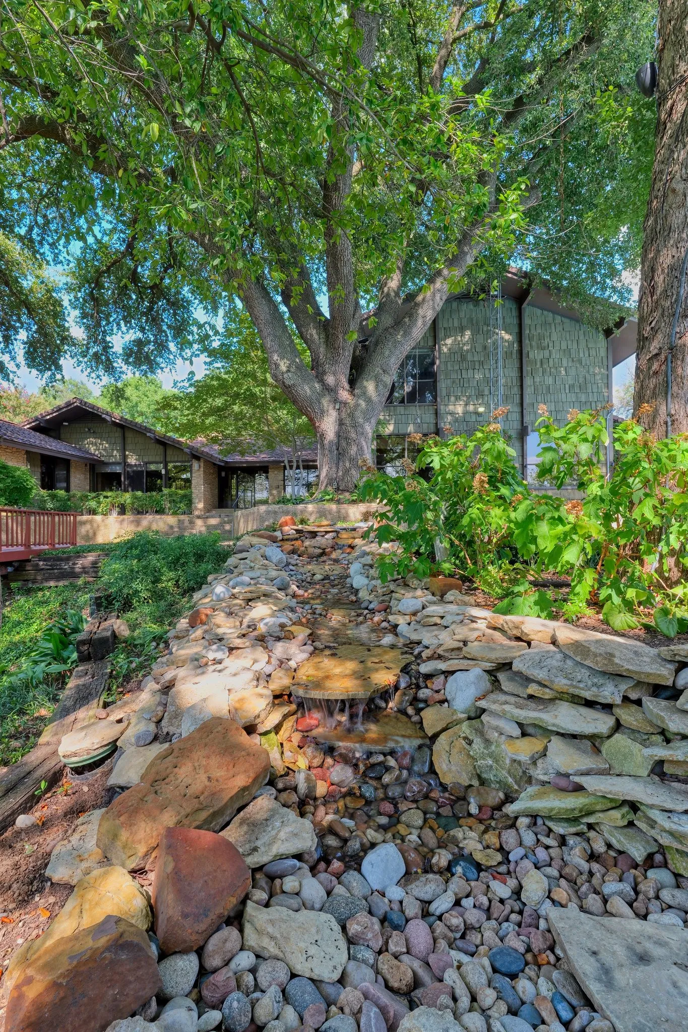 Single Family Residence For Sale in Mc Lennan County , 3716 Laguna Vista Drive, Waco, Texas 76708, 4 Bedroom, 4 Bathroom, 4 Garage spaces, 3,782 Sqft, built in 1978, mls#21321610, Real Estate Agent in Waco, Homes For Sale in Mc Lennan county, Homes For Sale in Waco, Realtor in Waco Texas, Real Estate Brokerage Independent Realty Texas, Luminita Cordes Realtor