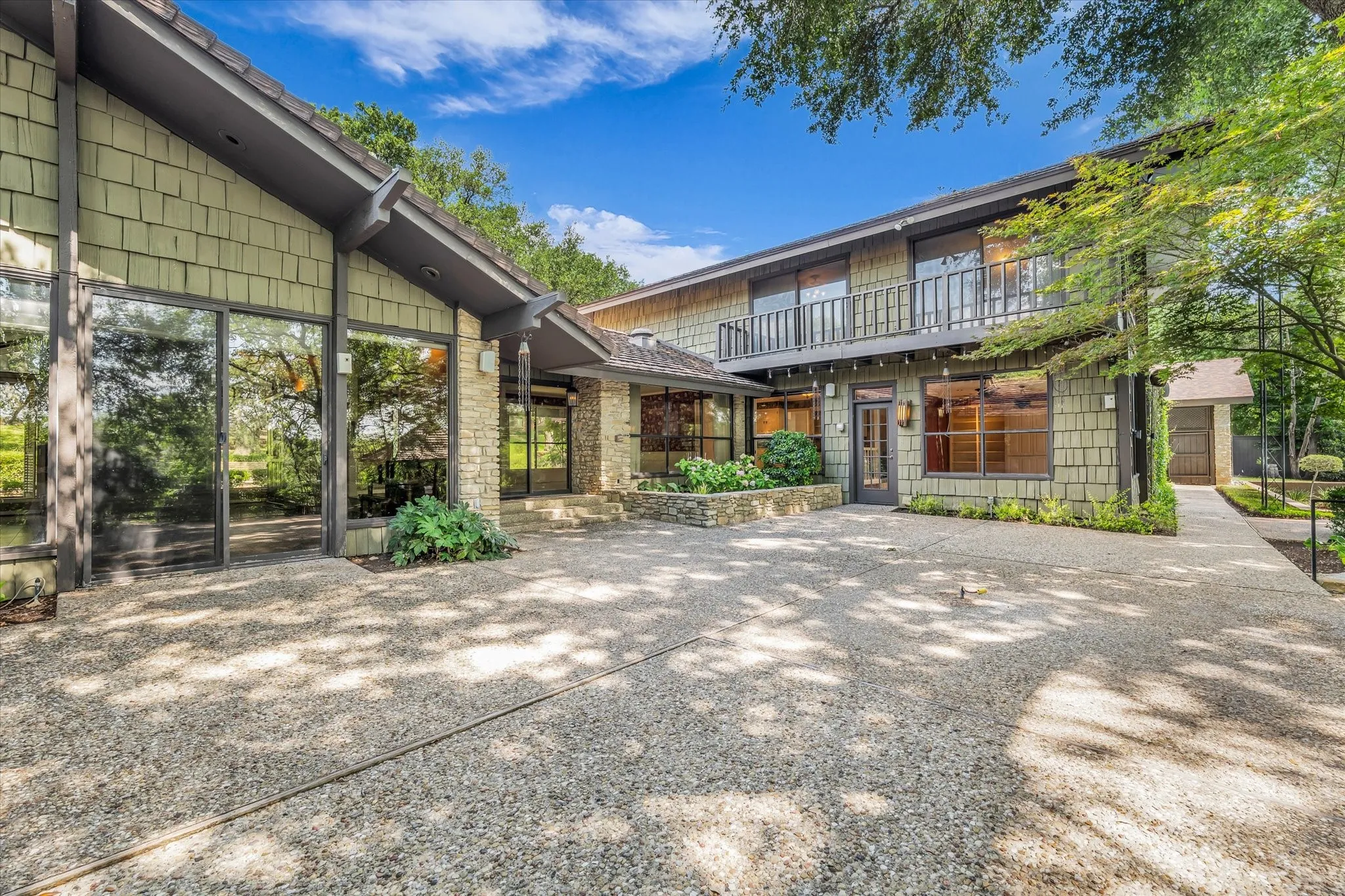 Single Family Residence For Sale in Mc Lennan County , 3716 Laguna Vista Drive, Waco, Texas 76708, 4 Bedroom, 4 Bathroom, 4 Garage spaces, 3,782 Sqft, built in 1978, mls#21321610, Real Estate Agent in Waco, Homes For Sale in Mc Lennan county, Homes For Sale in Waco, Realtor in Waco Texas, Real Estate Brokerage Independent Realty Texas, Luminita Cordes Realtor