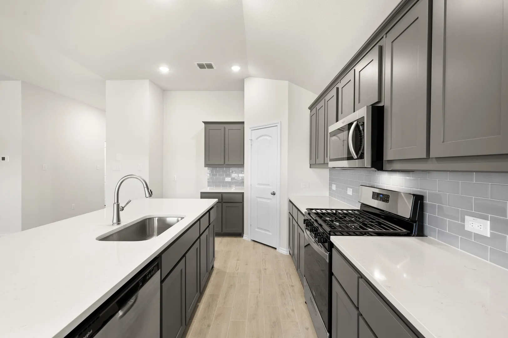 408 Comanche- Kitchen-3