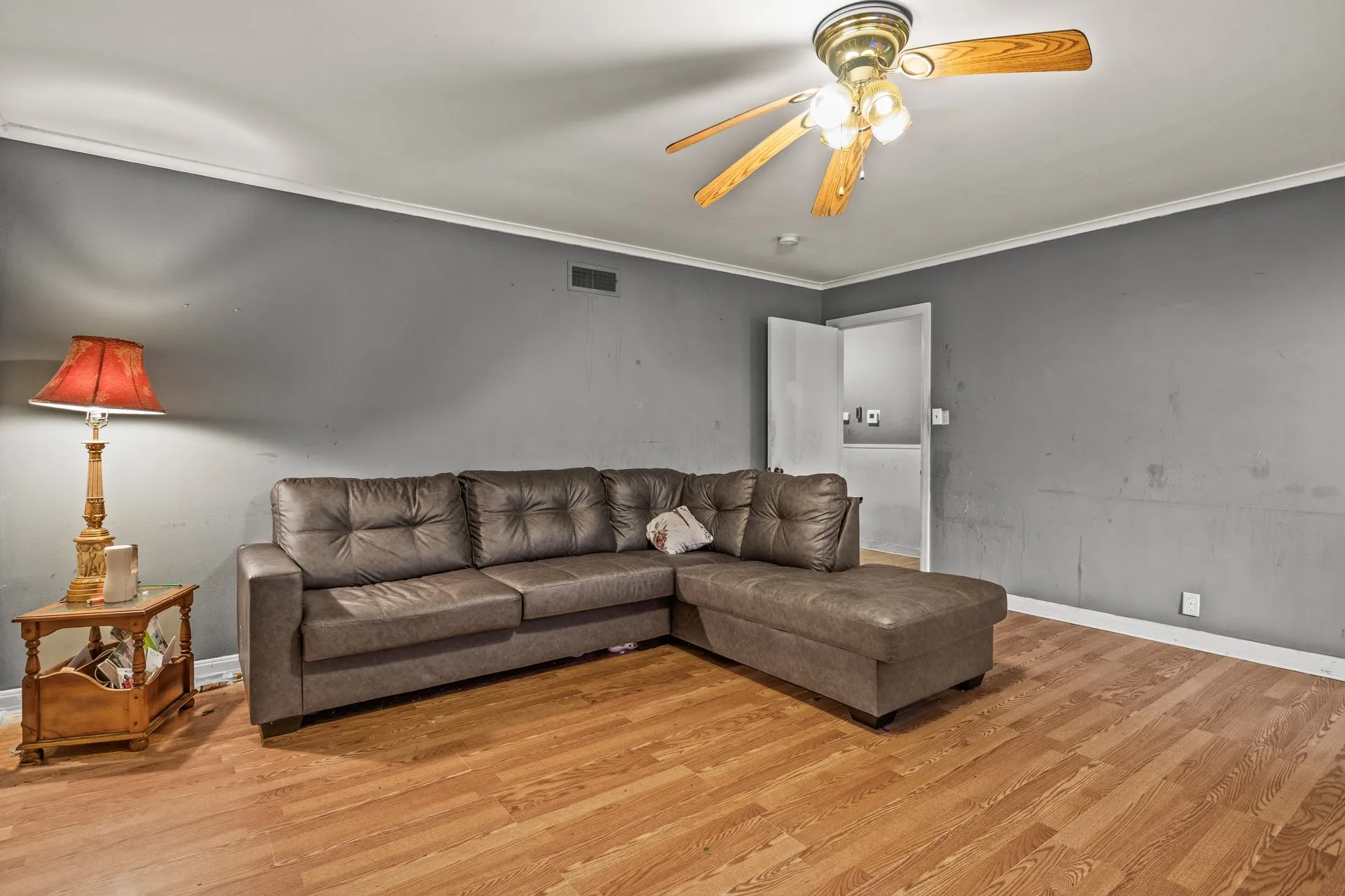 Single Family Residence For Sale in Upshur County , 720 Buffalo Street, Gilmer, Texas 75644, 3 Bedroom, 3 Bathroom, Garage spaces, 2,396 Sqft, built in 1957, mls#21322204, Real Estate Agent in Gilmer, Homes For Sale in Upshur county, Homes For Sale in Gilmer, Realtor in Gilmer Texas, Real Estate Brokerage Independent Realty Texas, Luminita Cordes Realtor