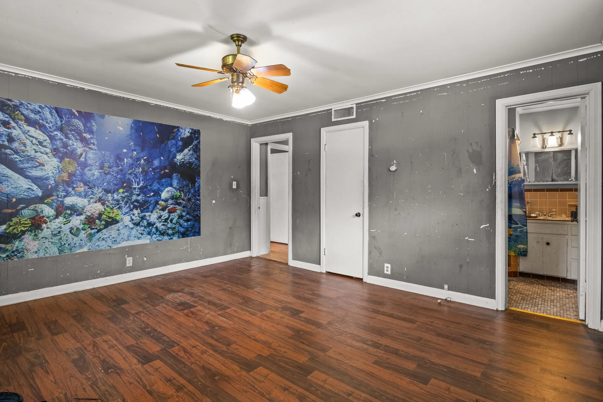 Single Family Residence For Sale in Upshur County , 720 Buffalo Street, Gilmer, Texas 75644, 3 Bedroom, 3 Bathroom, Garage spaces, 2,396 Sqft, built in 1957, mls#21322204, Real Estate Agent in Gilmer, Homes For Sale in Upshur county, Homes For Sale in Gilmer, Realtor in Gilmer Texas, Real Estate Brokerage Independent Realty Texas, Luminita Cordes Realtor