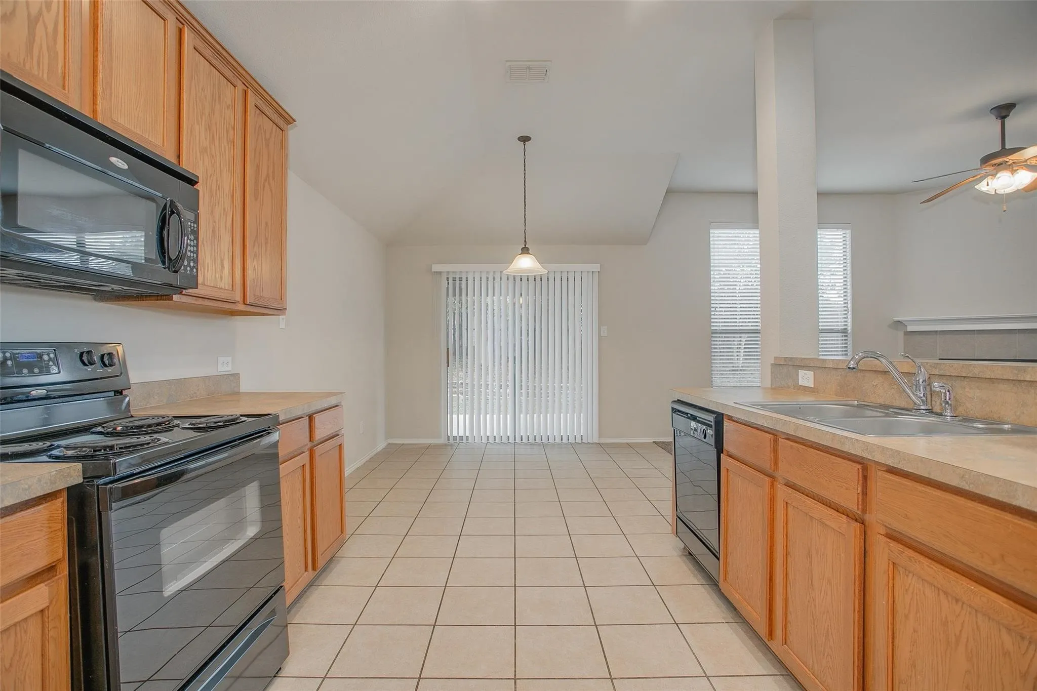 Single Family Residence For Rent in Tarrant County , 6000 Stirrup Iron Drive, Fort Worth, Texas 76179, 3 Bedroom, 2 Bathroom, 2 Garage spaces, 2,029 Sqft, built in 2007, mls#21322423, Real Estate Agent in Fort Worth, Homes For Rent in Tarrant county, Homes For Rent in Fort Worth, Realtor in Fort Worth Texas, Real Estate Brokerage Independent Realty Texas, Luminita Cordes Realtor