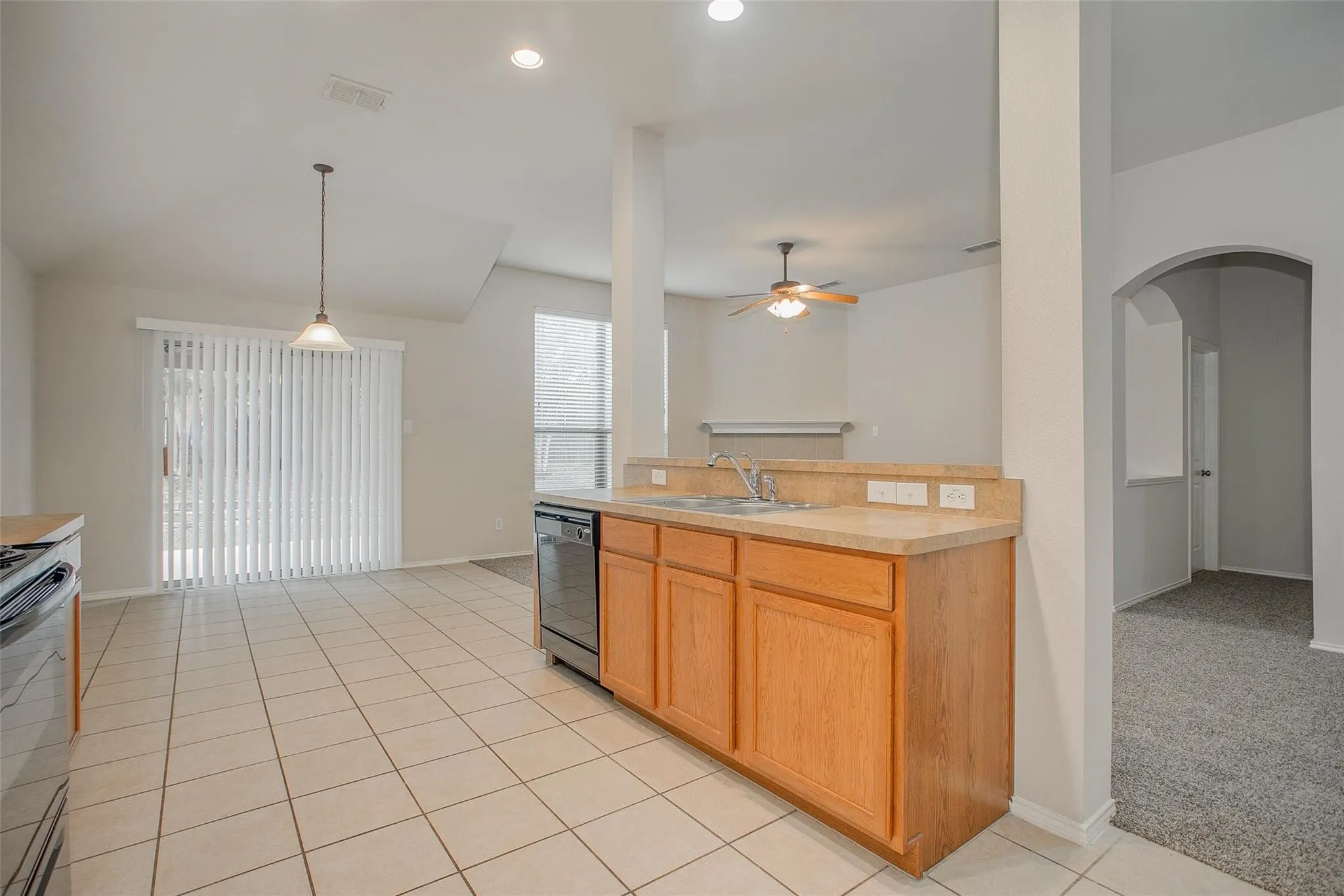 Single Family Residence For Rent in Tarrant County , 6000 Stirrup Iron Drive, Fort Worth, Texas 76179, 3 Bedroom, 2 Bathroom, 2 Garage spaces, 2,029 Sqft, built in 2007, mls#21322423, Real Estate Agent in Fort Worth, Homes For Rent in Tarrant county, Homes For Rent in Fort Worth, Realtor in Fort Worth Texas, Real Estate Brokerage Independent Realty Texas, Luminita Cordes Realtor