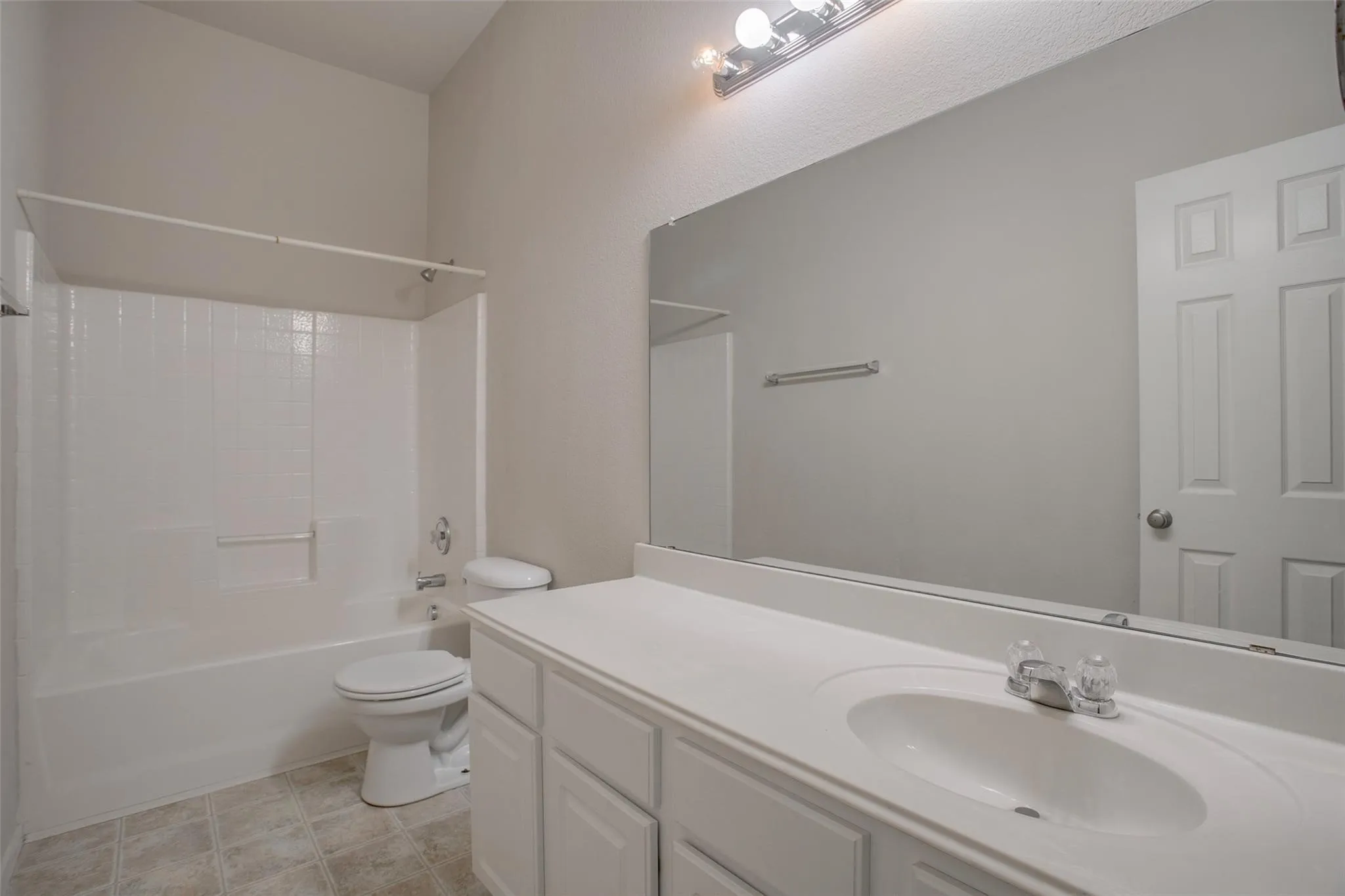 Single Family Residence For Rent in Tarrant County , 6000 Stirrup Iron Drive, Fort Worth, Texas 76179, 3 Bedroom, 2 Bathroom, 2 Garage spaces, 2,029 Sqft, built in 2007, mls#21322423, Real Estate Agent in Fort Worth, Homes For Rent in Tarrant county, Homes For Rent in Fort Worth, Realtor in Fort Worth Texas, Real Estate Brokerage Independent Realty Texas, Luminita Cordes Realtor