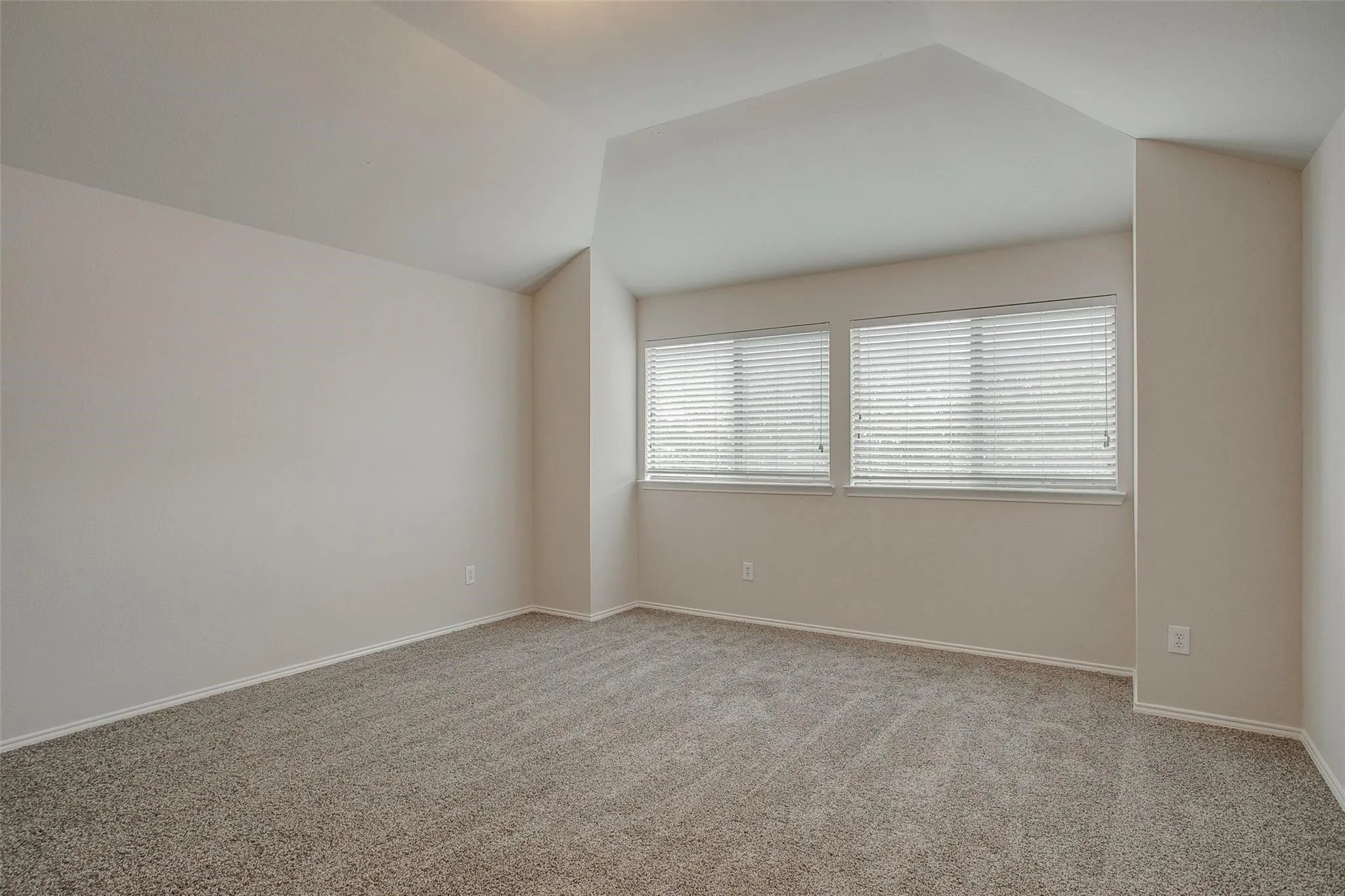 Single Family Residence For Rent in Tarrant County , 6000 Stirrup Iron Drive, Fort Worth, Texas 76179, 3 Bedroom, 2 Bathroom, 2 Garage spaces, 2,029 Sqft, built in 2007, mls#21322423, Real Estate Agent in Fort Worth, Homes For Rent in Tarrant county, Homes For Rent in Fort Worth, Realtor in Fort Worth Texas, Real Estate Brokerage Independent Realty Texas, Luminita Cordes Realtor
