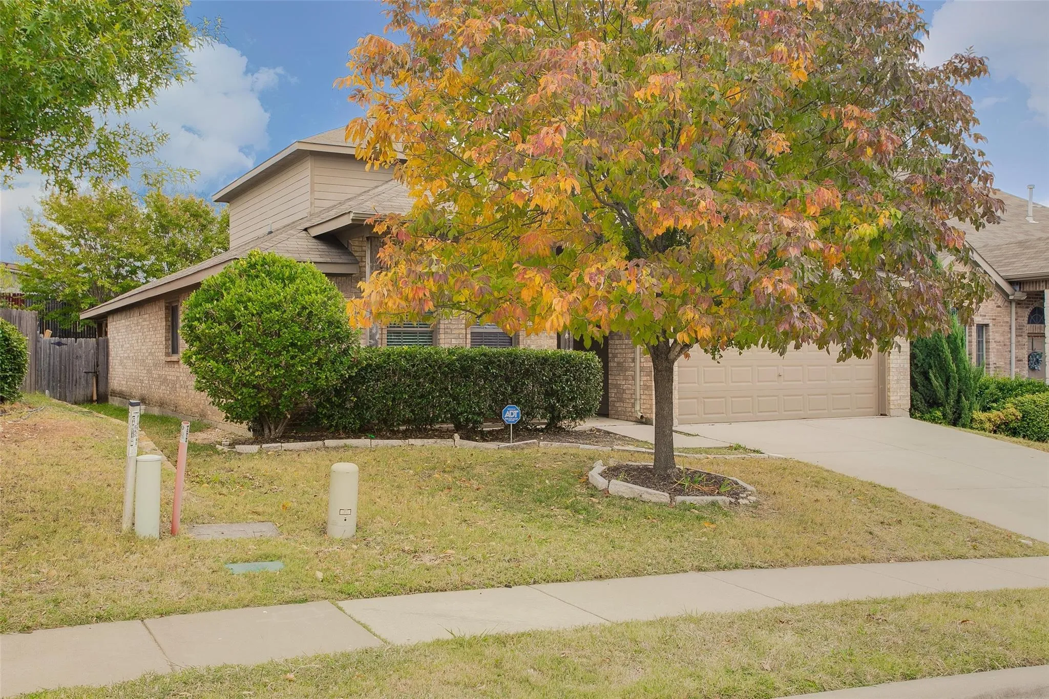 Single Family Residence For Rent in Tarrant County , 6000 Stirrup Iron Drive, Fort Worth, Texas 76179, 3 Bedroom, 2 Bathroom, 2 Garage spaces, 2,029 Sqft, built in 2007, mls#21322423, Real Estate Agent in Fort Worth, Homes For Rent in Tarrant county, Homes For Rent in Fort Worth, Realtor in Fort Worth Texas, Real Estate Brokerage Independent Realty Texas, Luminita Cordes Realtor